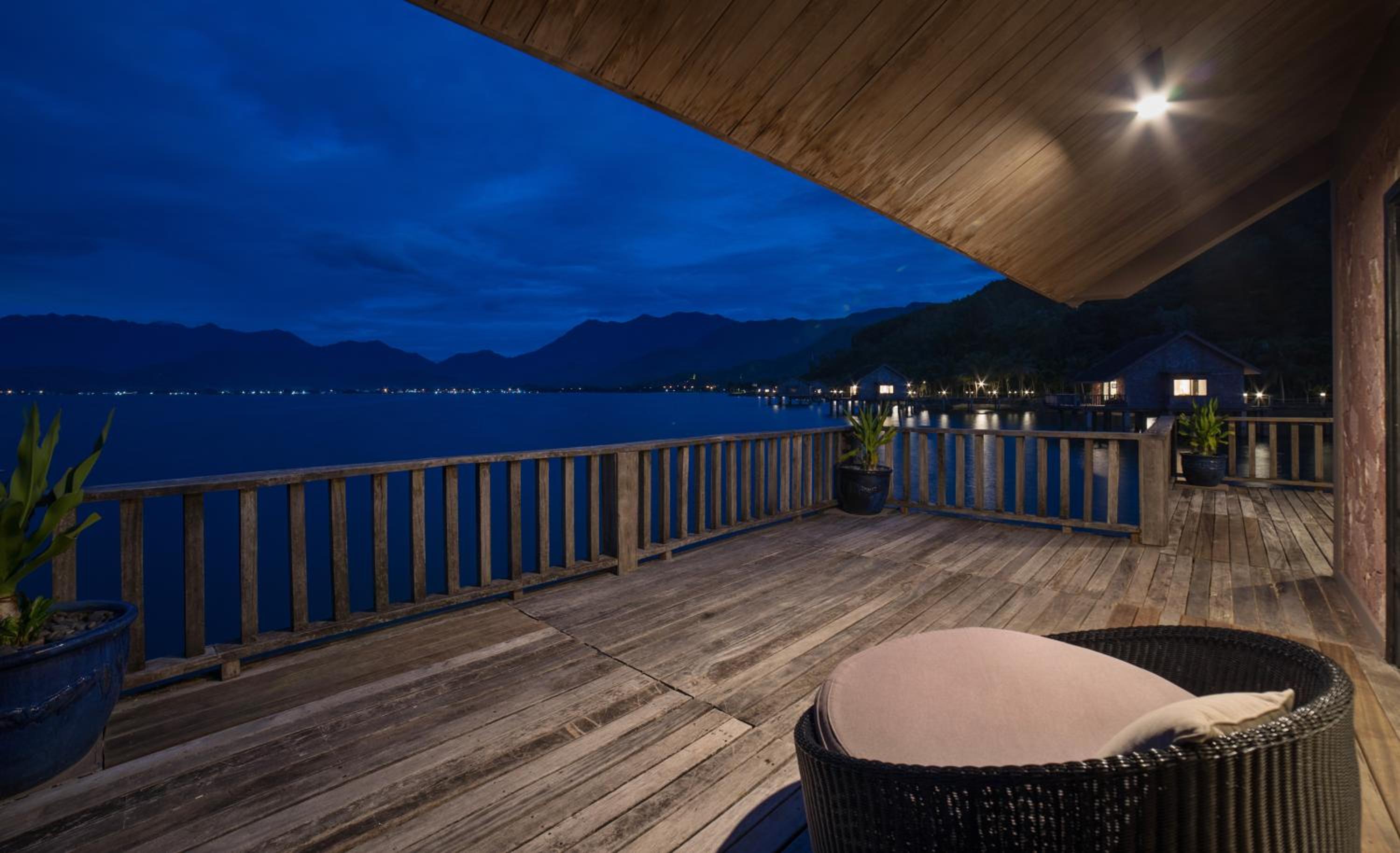 Water Villa with Free Benefit & Spa - Photo 2