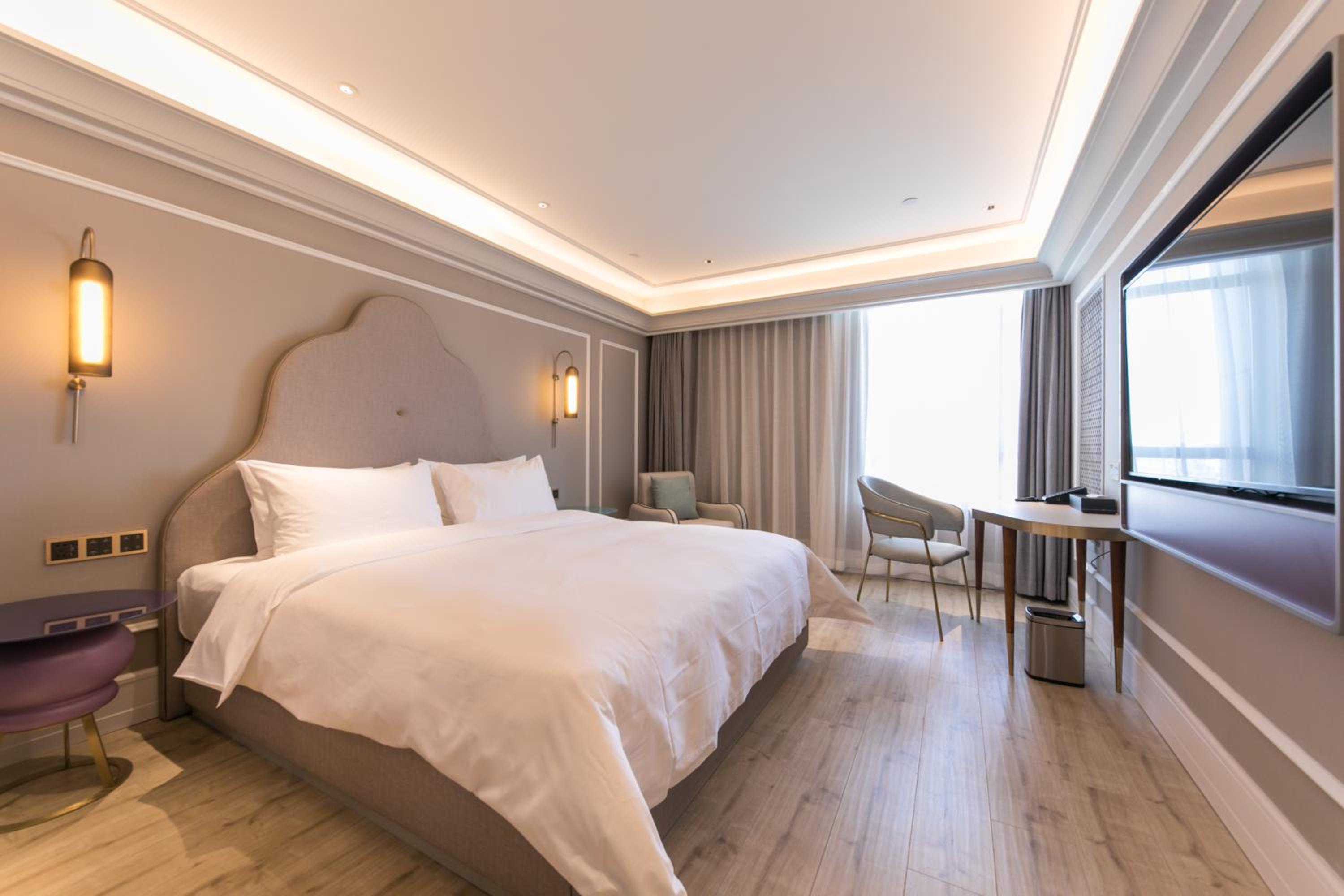 Deluxe King Room