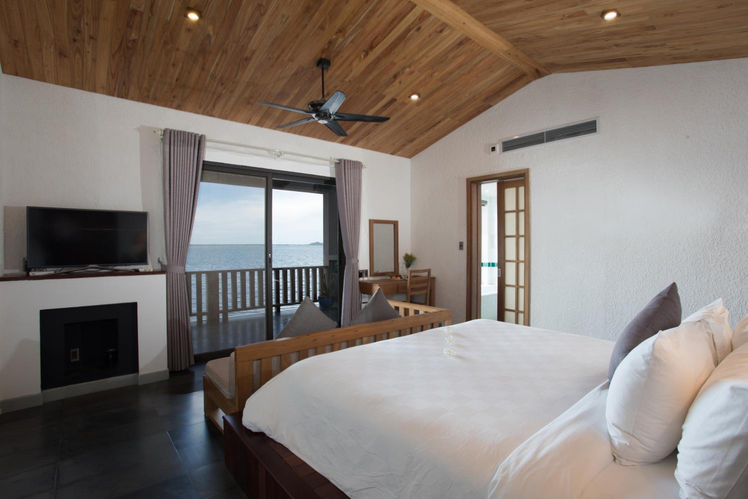 2 Bedrooms Lagoon View Villa with Free Airport Shuttle Bus - Photo 3
