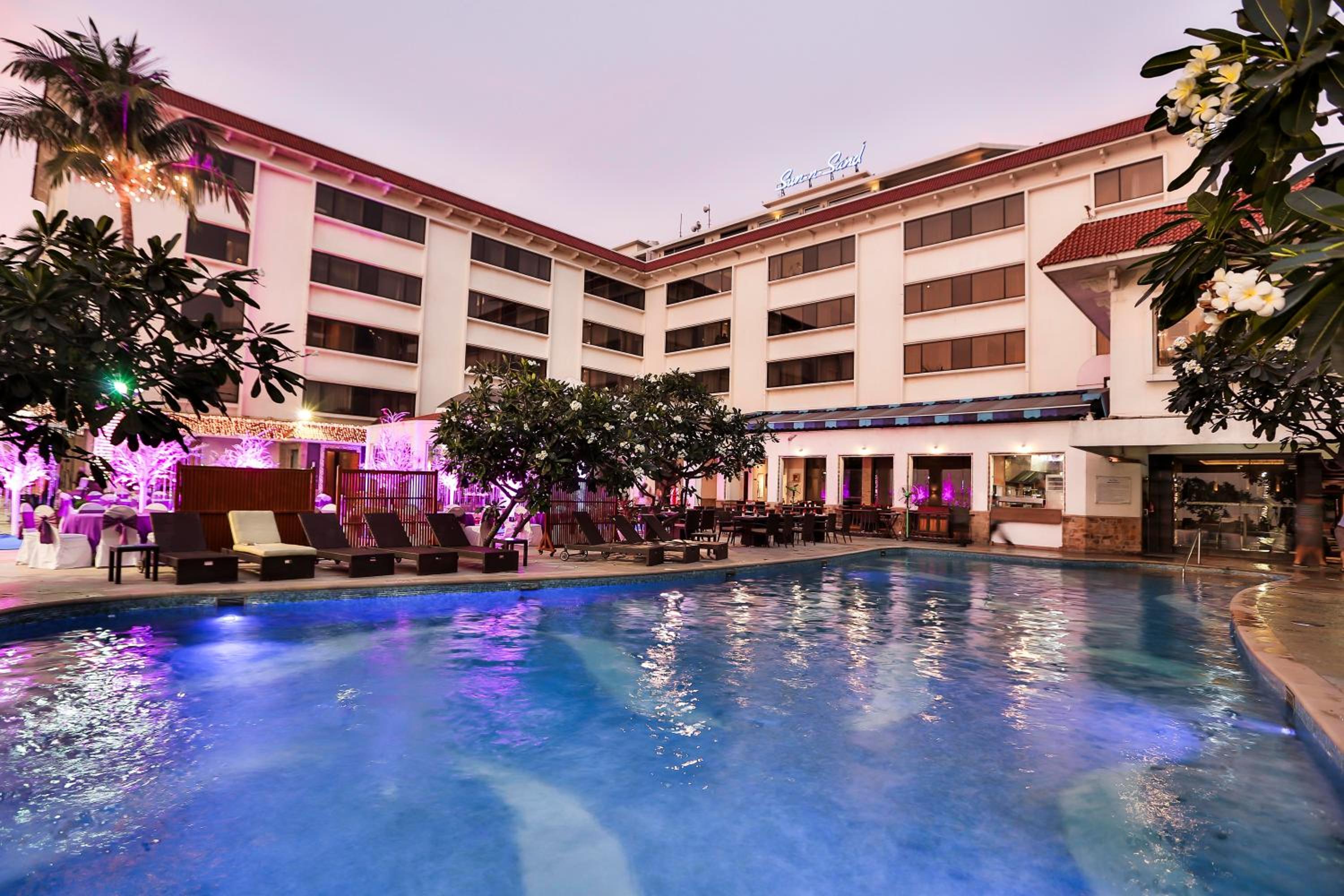 Premier Room with 15% discount on food and beverages