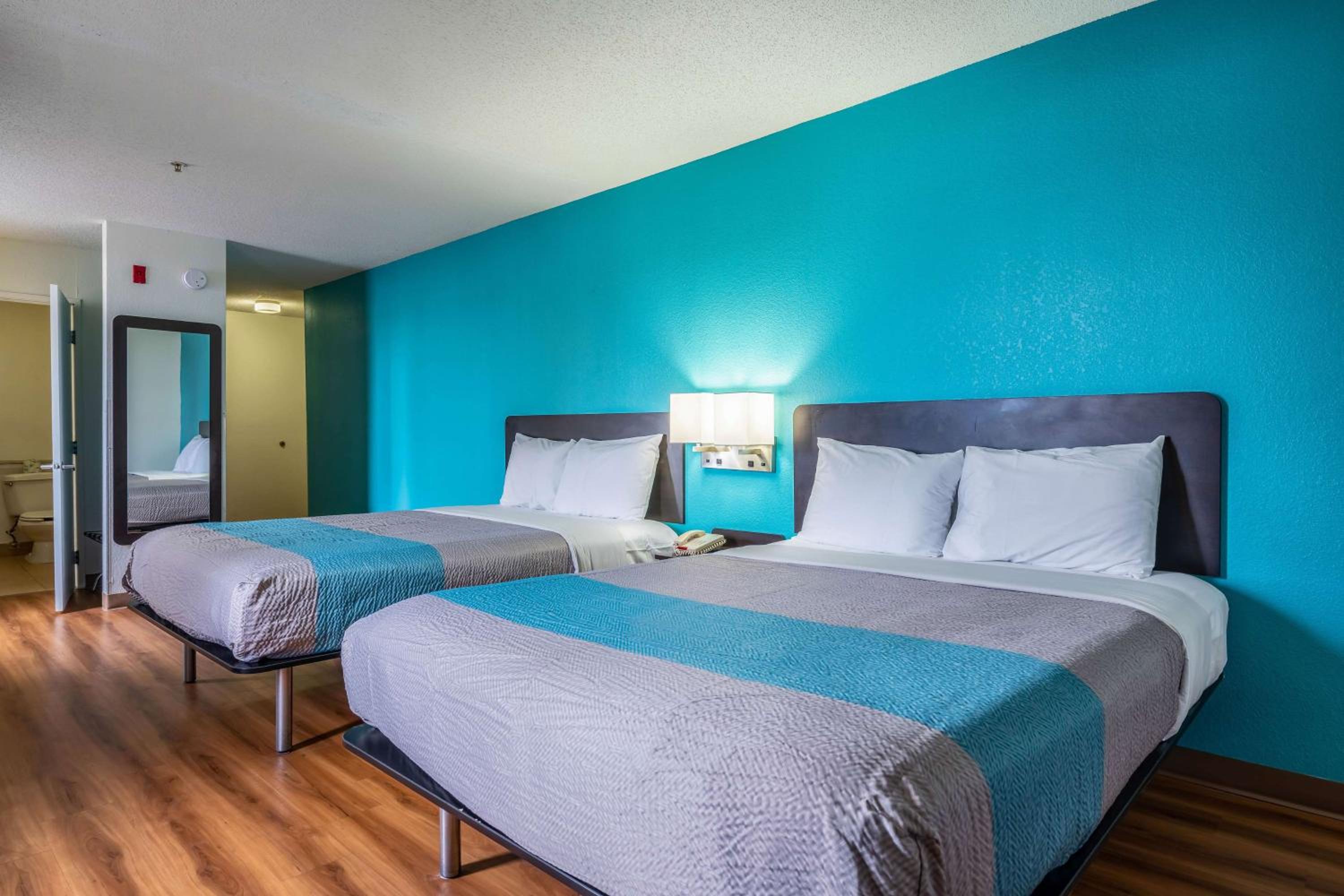 Deluxe Quadruple Room - Non-Smoking photo 1