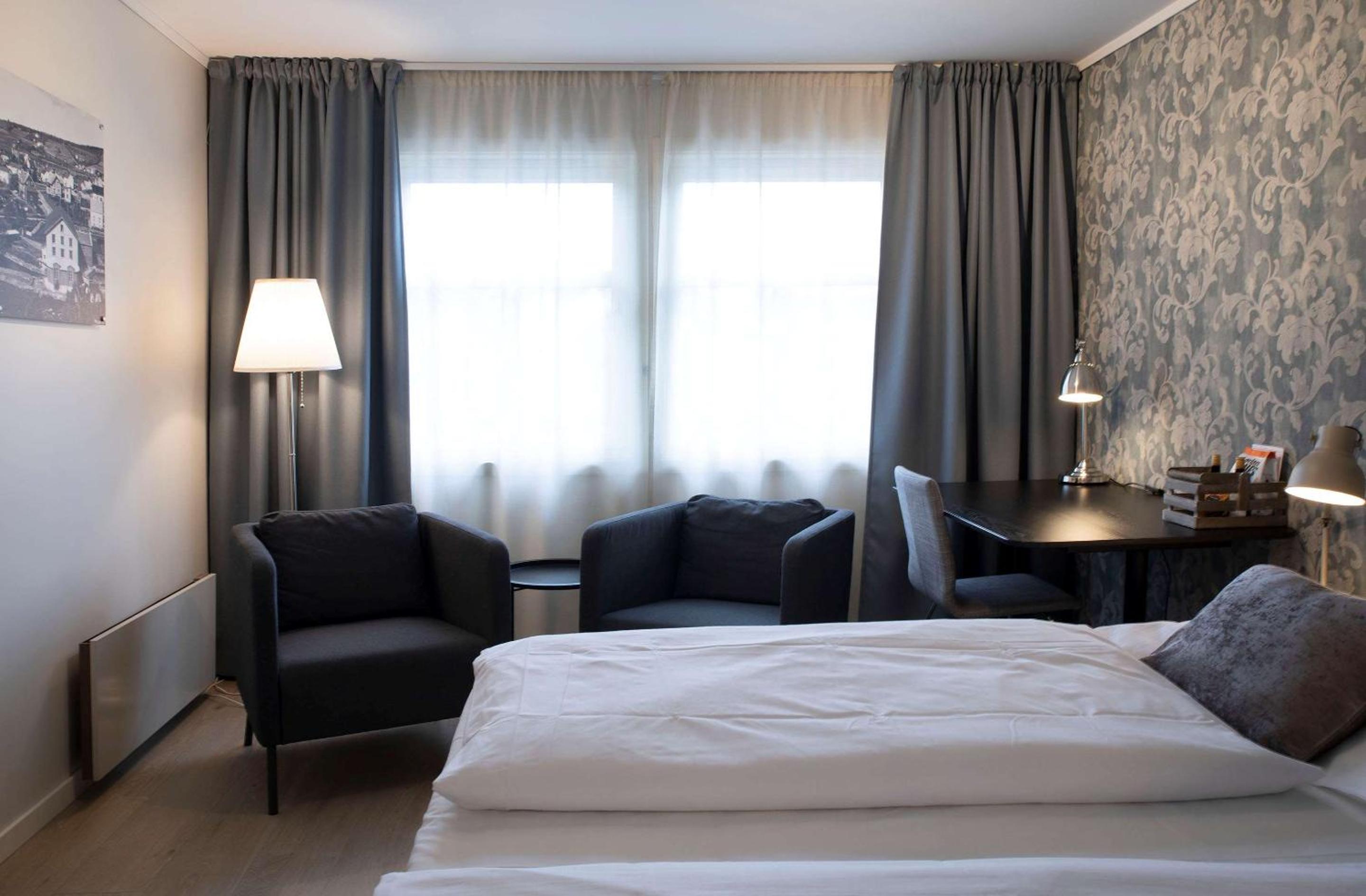 Twin Room - Non-Smoking - Photo 17