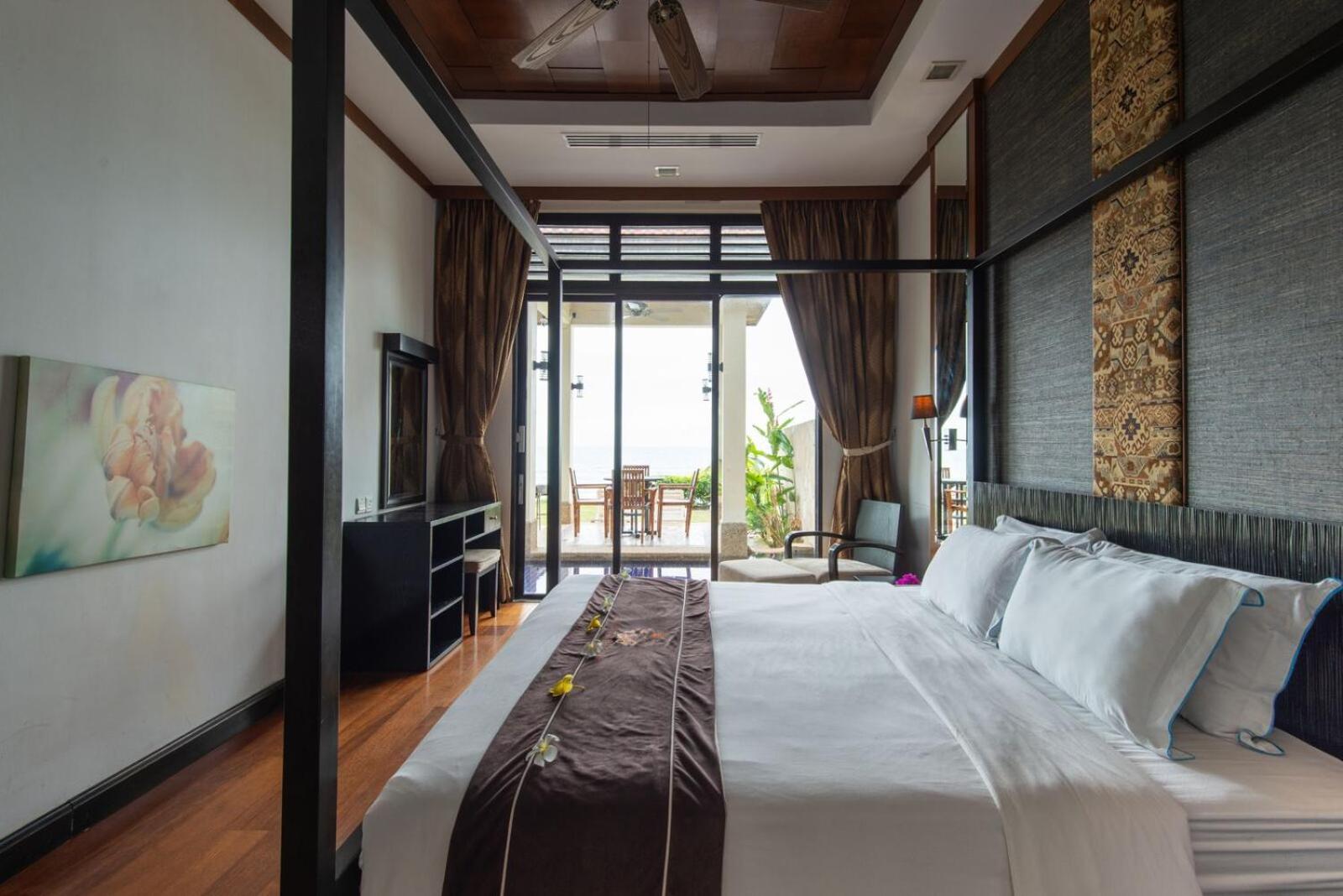 Two-Bedroom Villa Beach Front - Photo 1