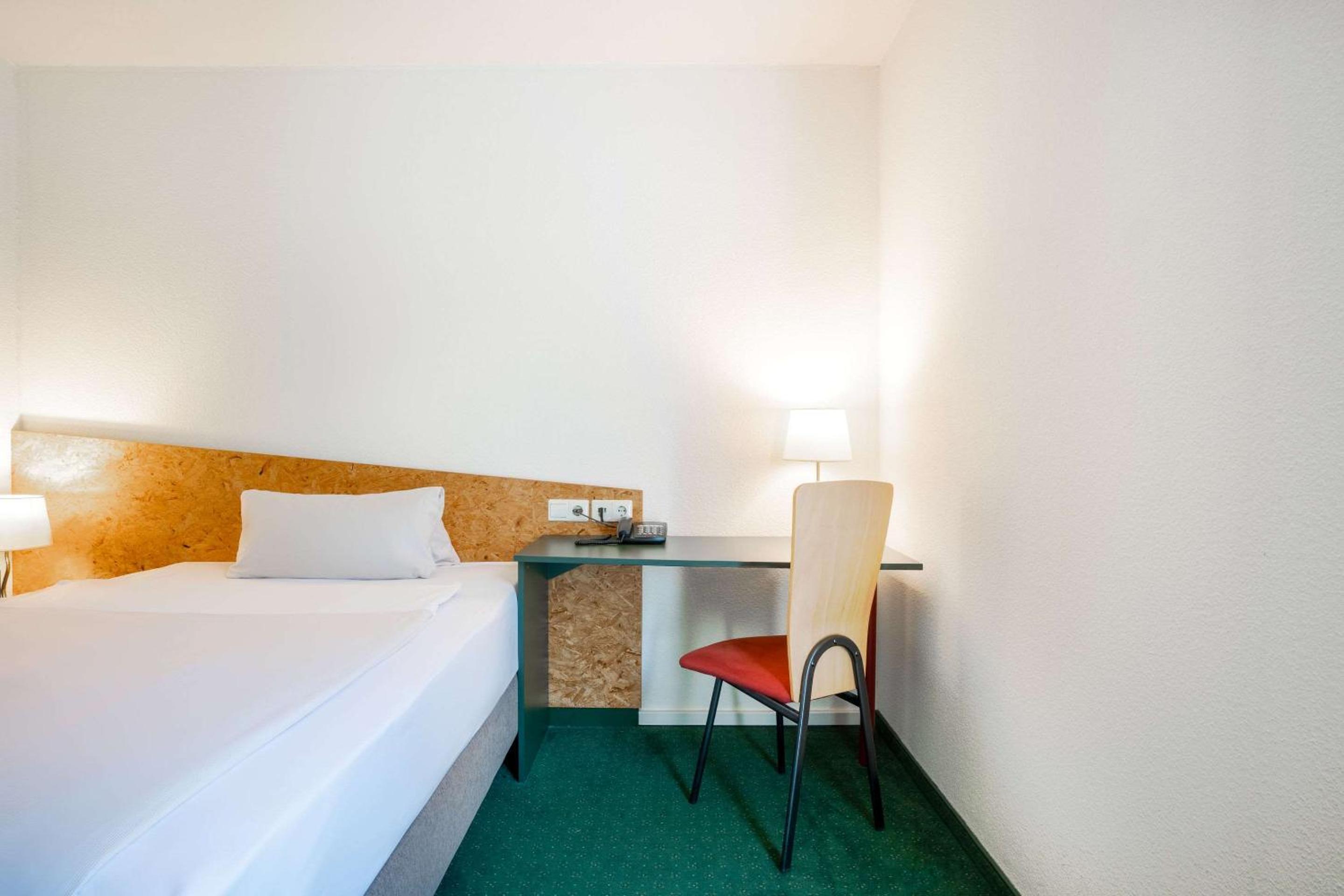 Single Room photo 2