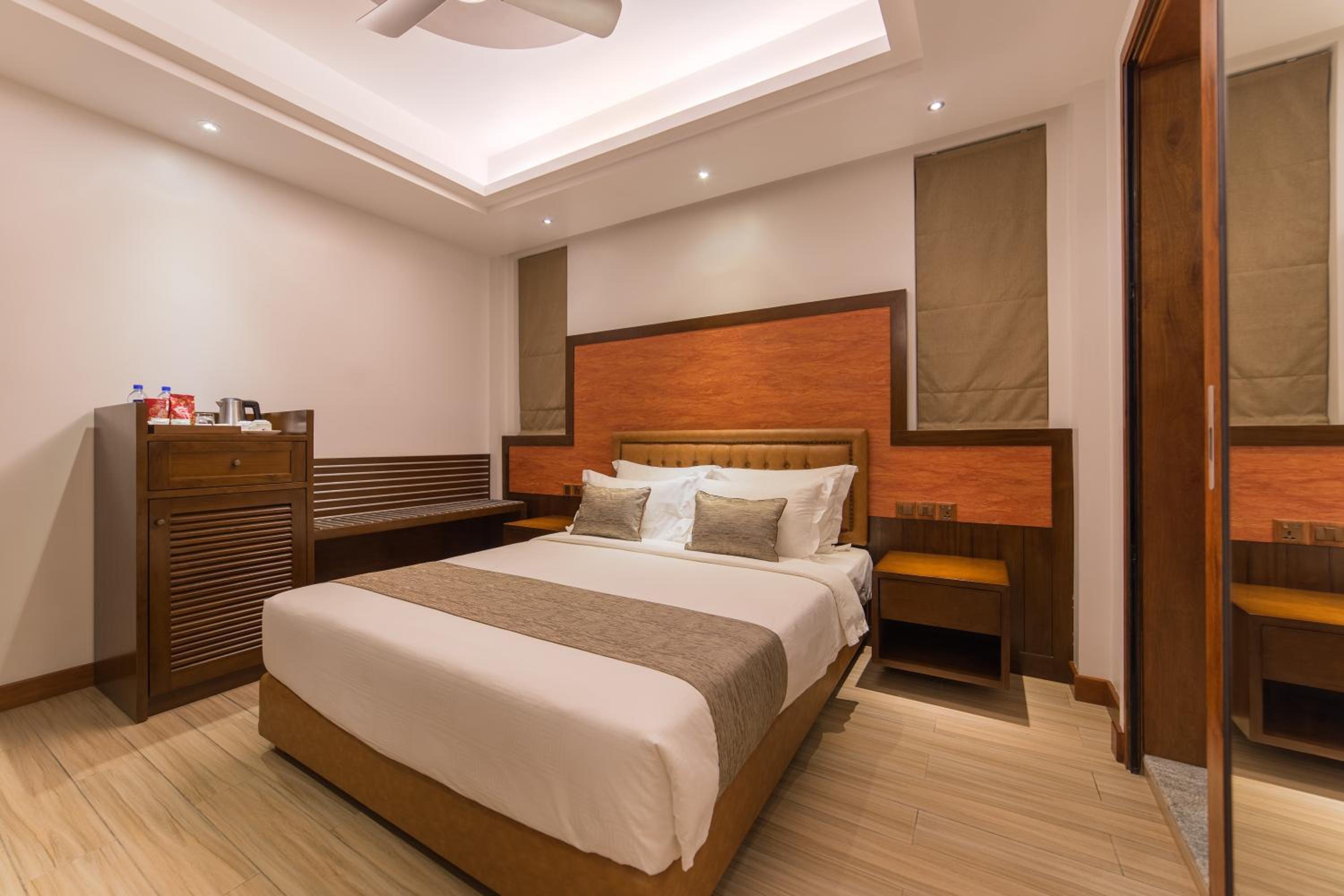 Deluxe Double Room (Free Return Airport Transfer) - Photo 7