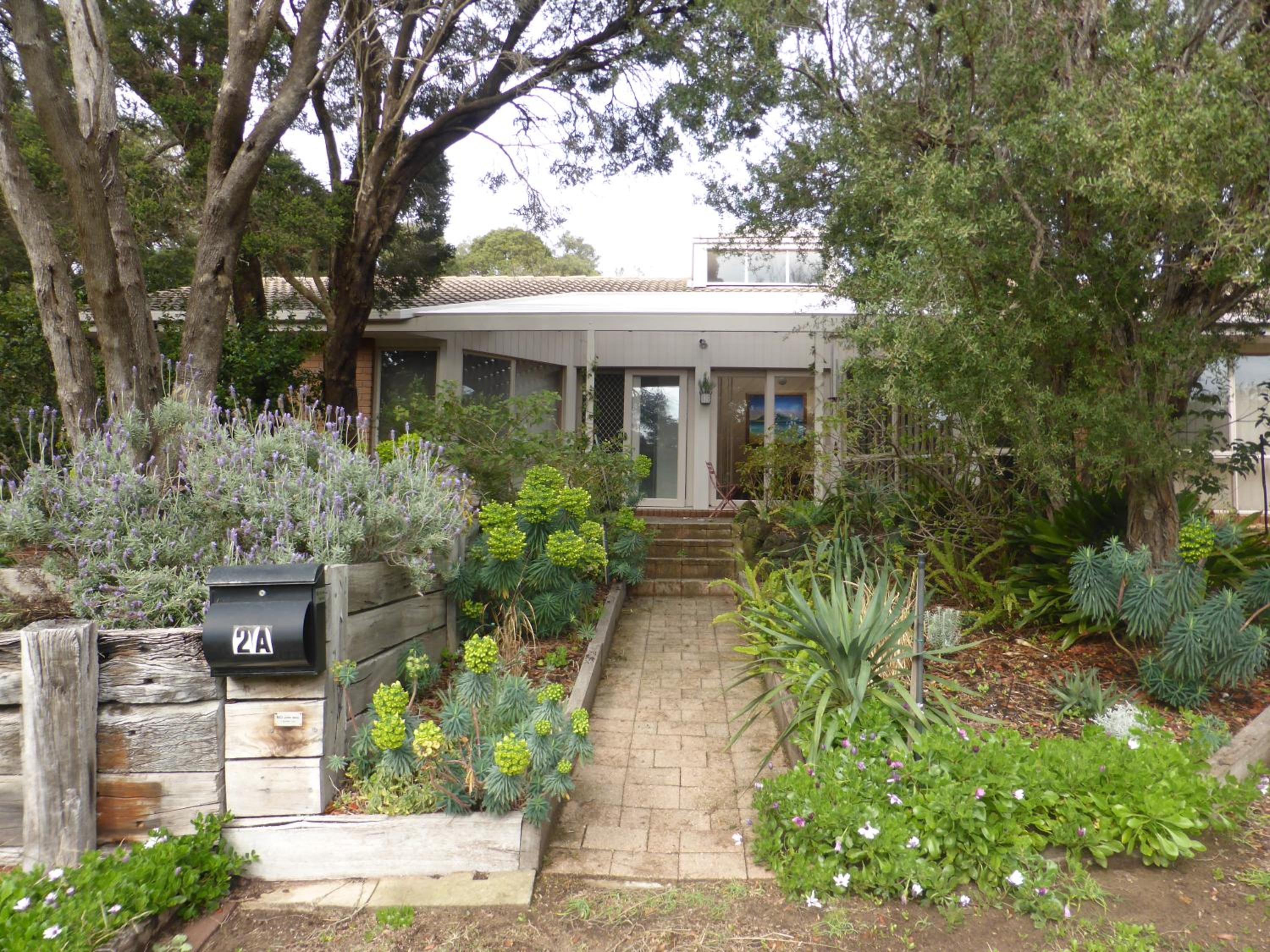 Three-Bedroom House photo 3