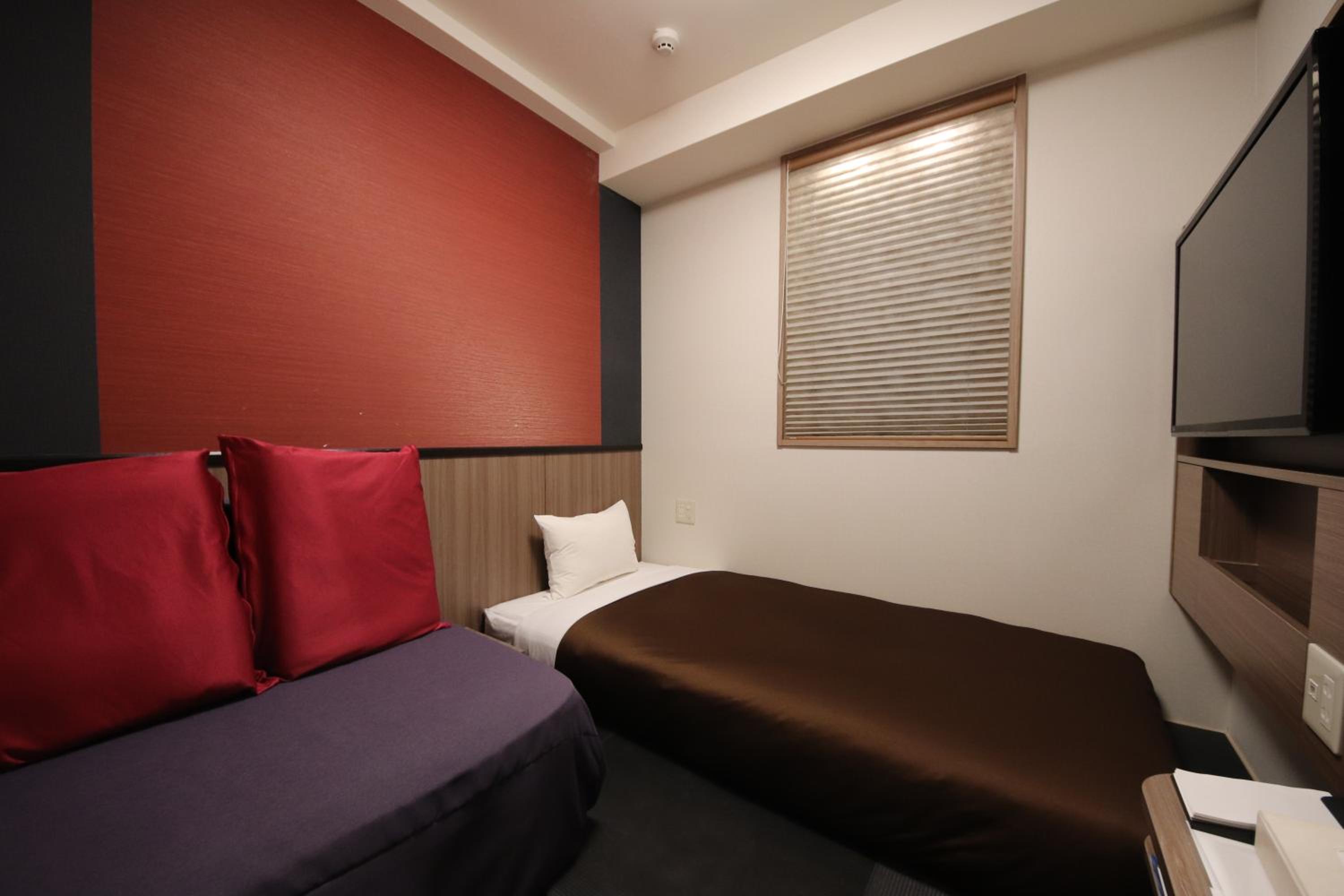 Single Room - Non-Smoking - Photo 1