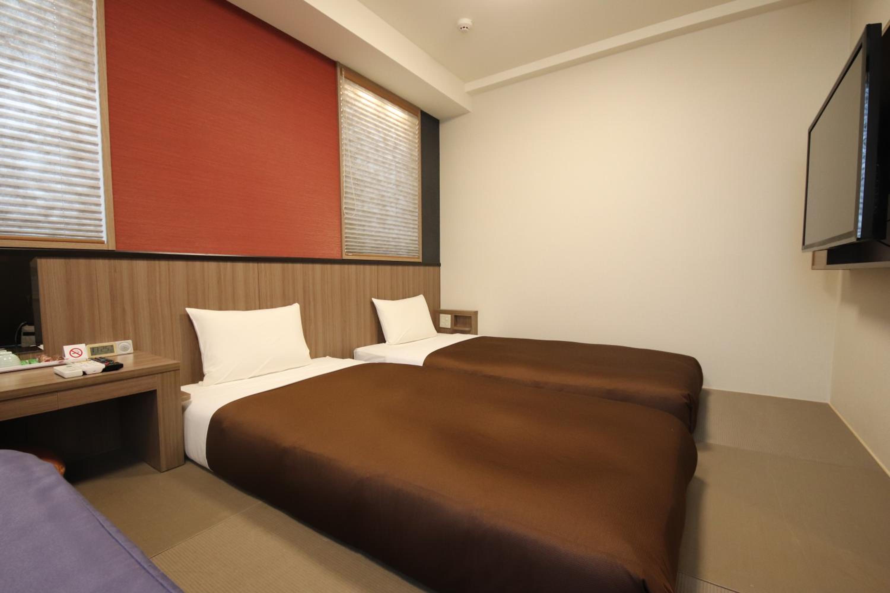 Twin Room - Non-Smoking - Photo 1