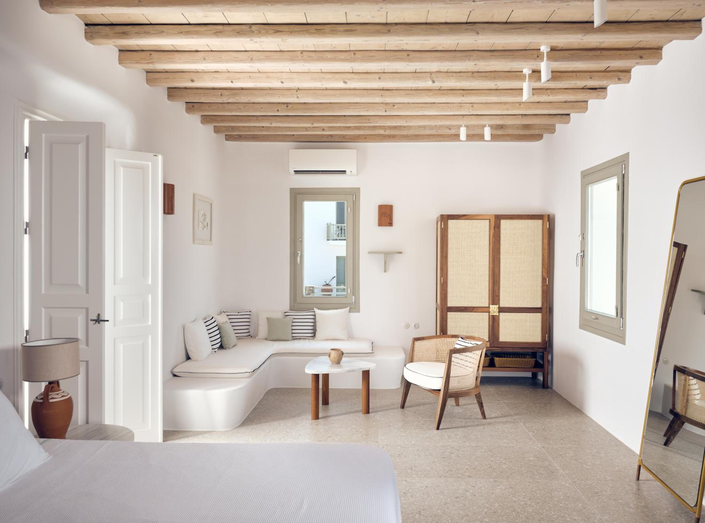 Hilltop Sea View Suite - Photo 1
