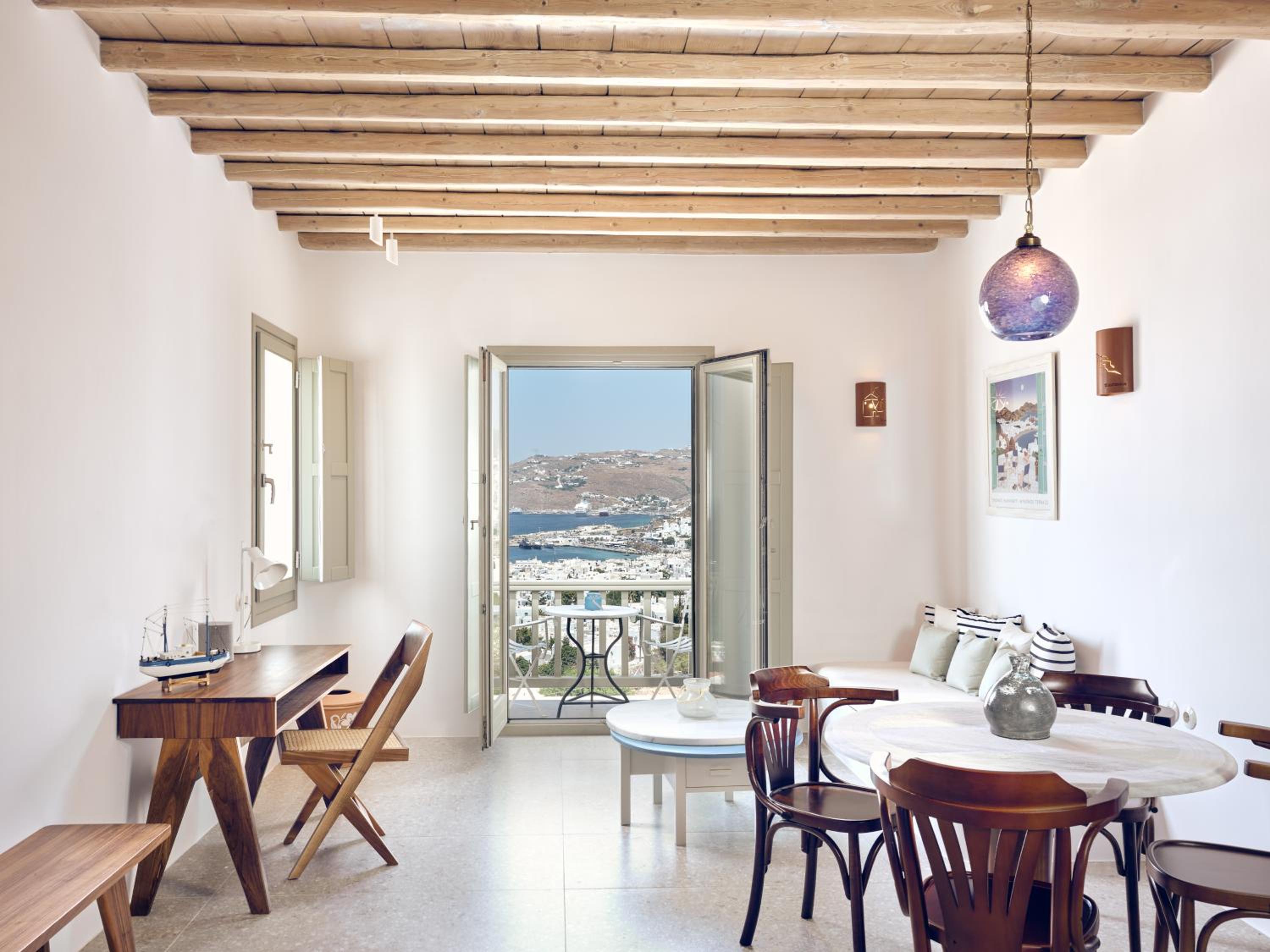 Hilltop Sea View Suite - Photo 7