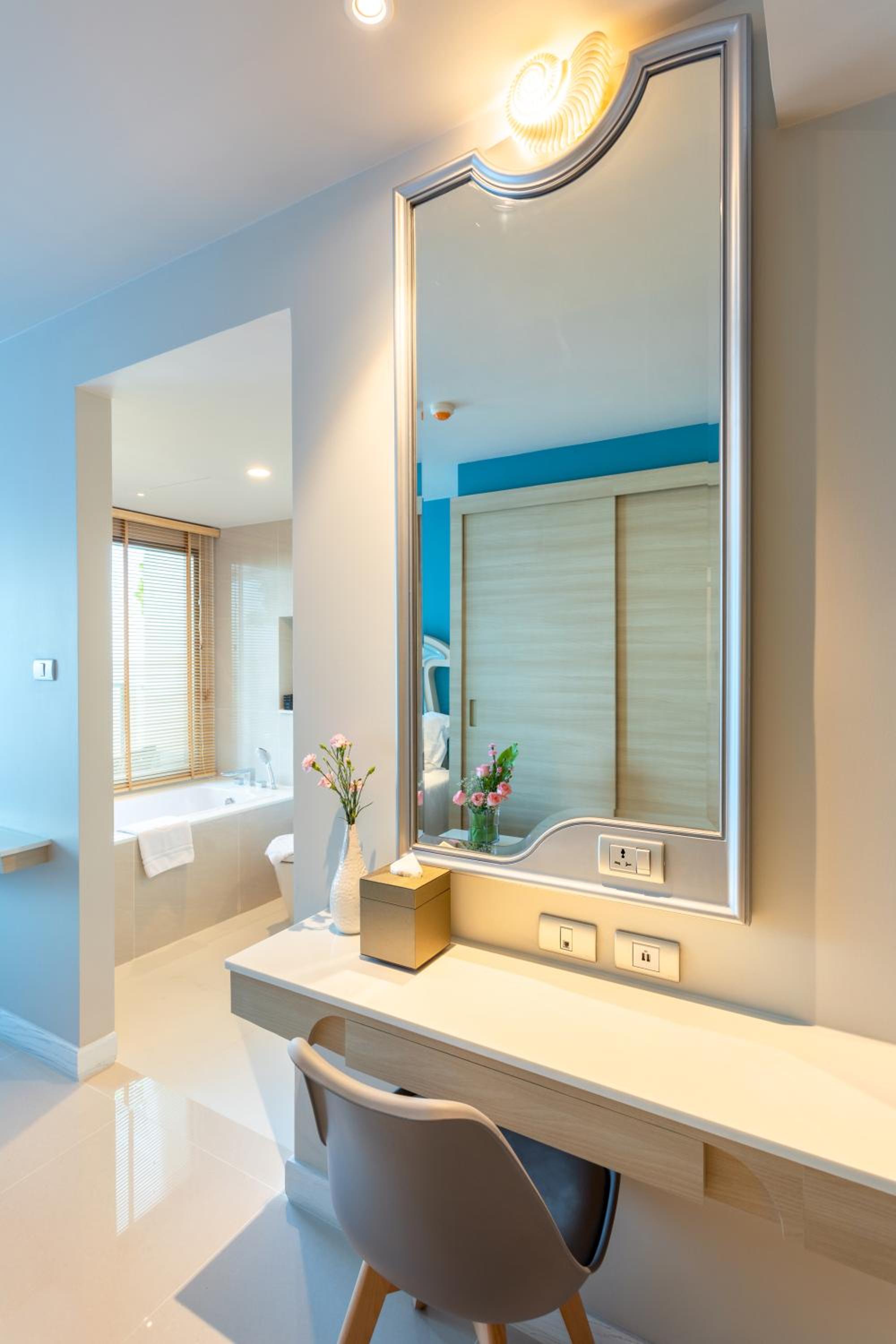 Deluxe Ocean View Twin - Photo 3