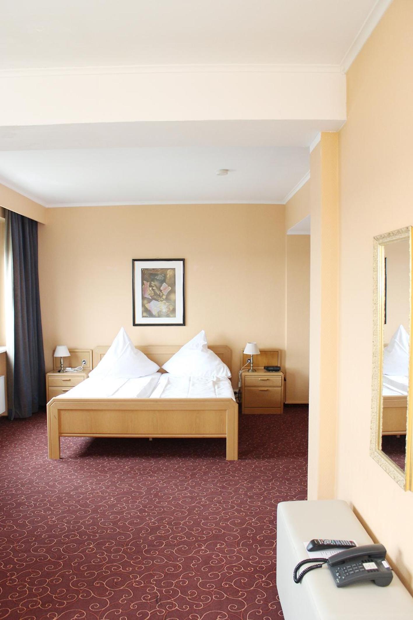 Double Room - Photo 12