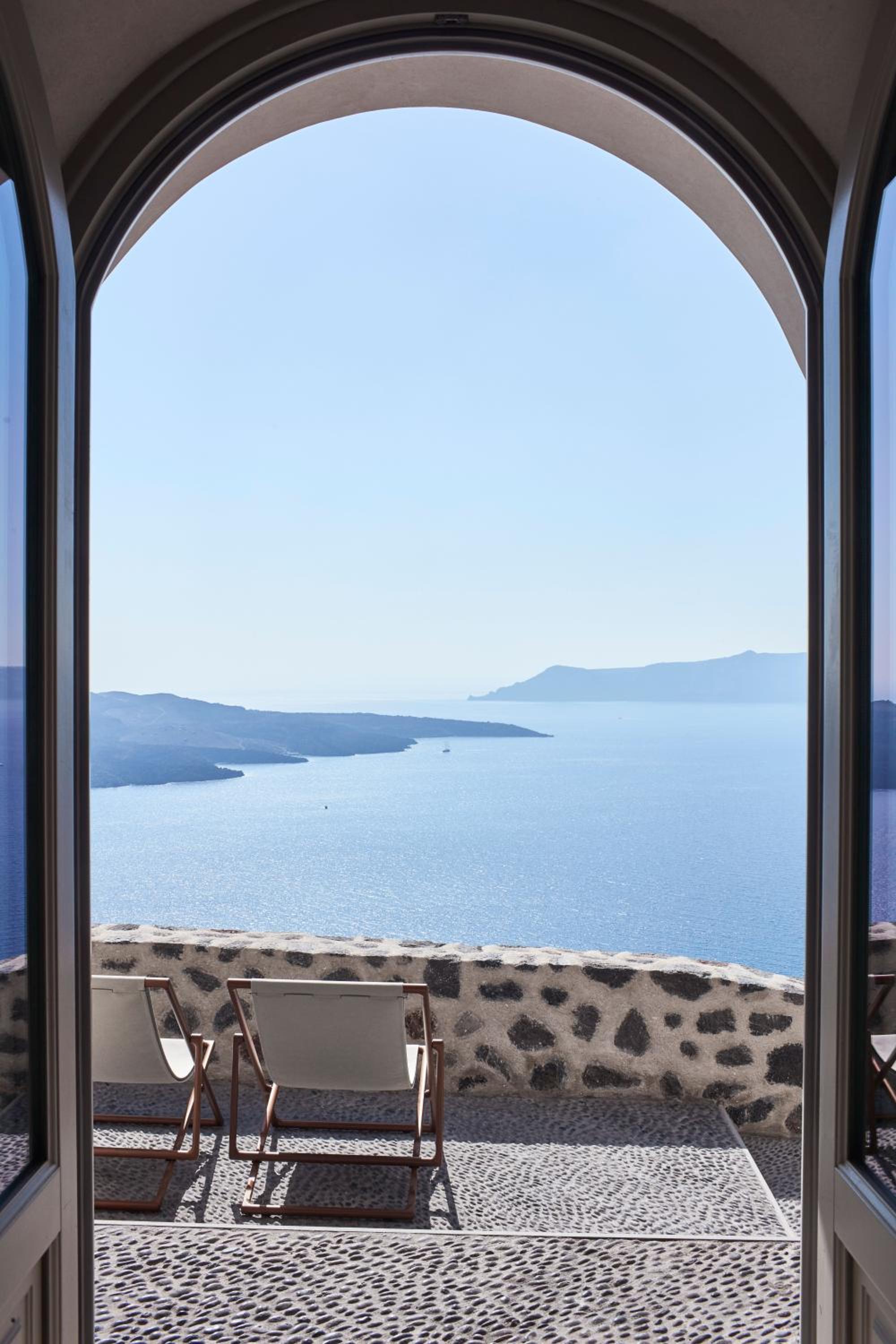 Aqua Suite with Private Plunge Pool and Caldera View - Photo 6