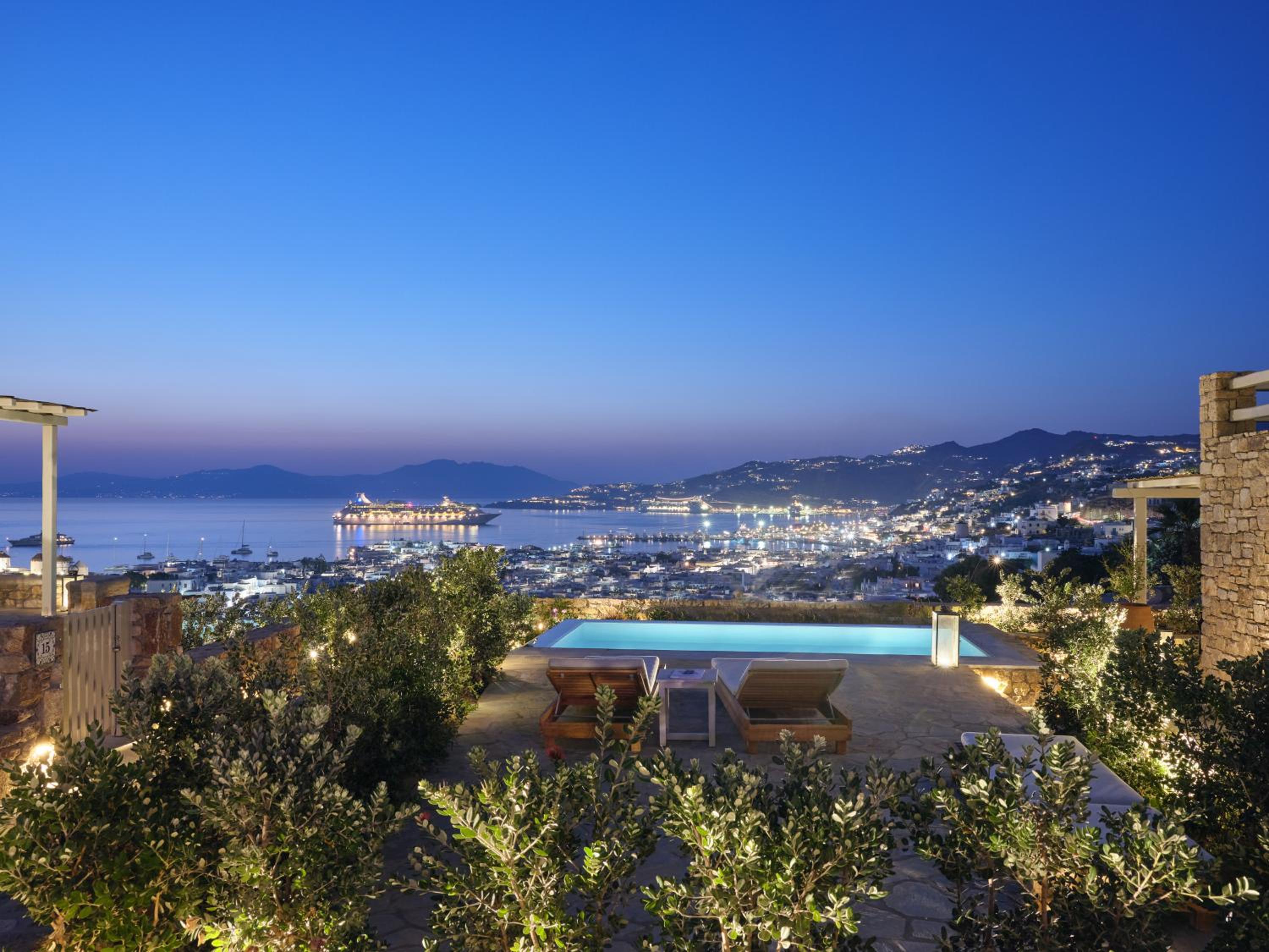 Hilltop Infinity Sea View Suite Private Pool - Photo 3