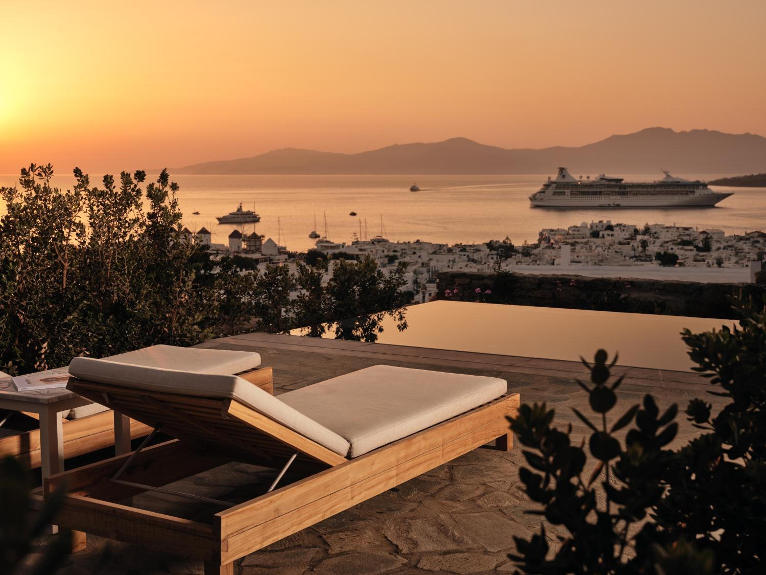 Hilltop Infinity Sea View Suite Private Pool - Photo 22