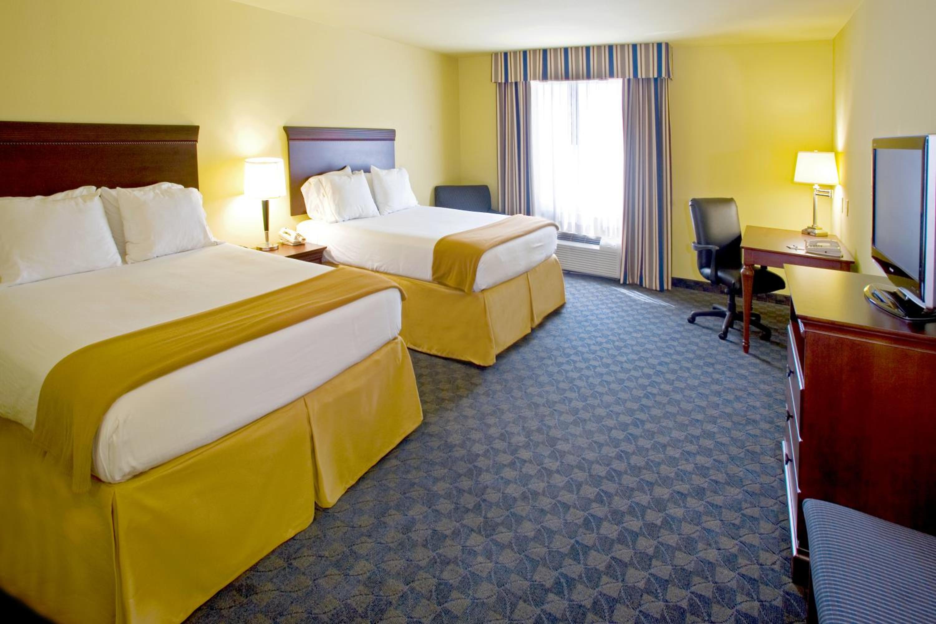 Standard Queen Room with Two Queen Beds - Photo 1