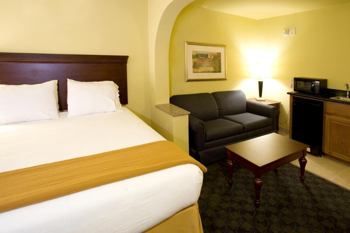 King Suite with Sofa Bed - Photo 1