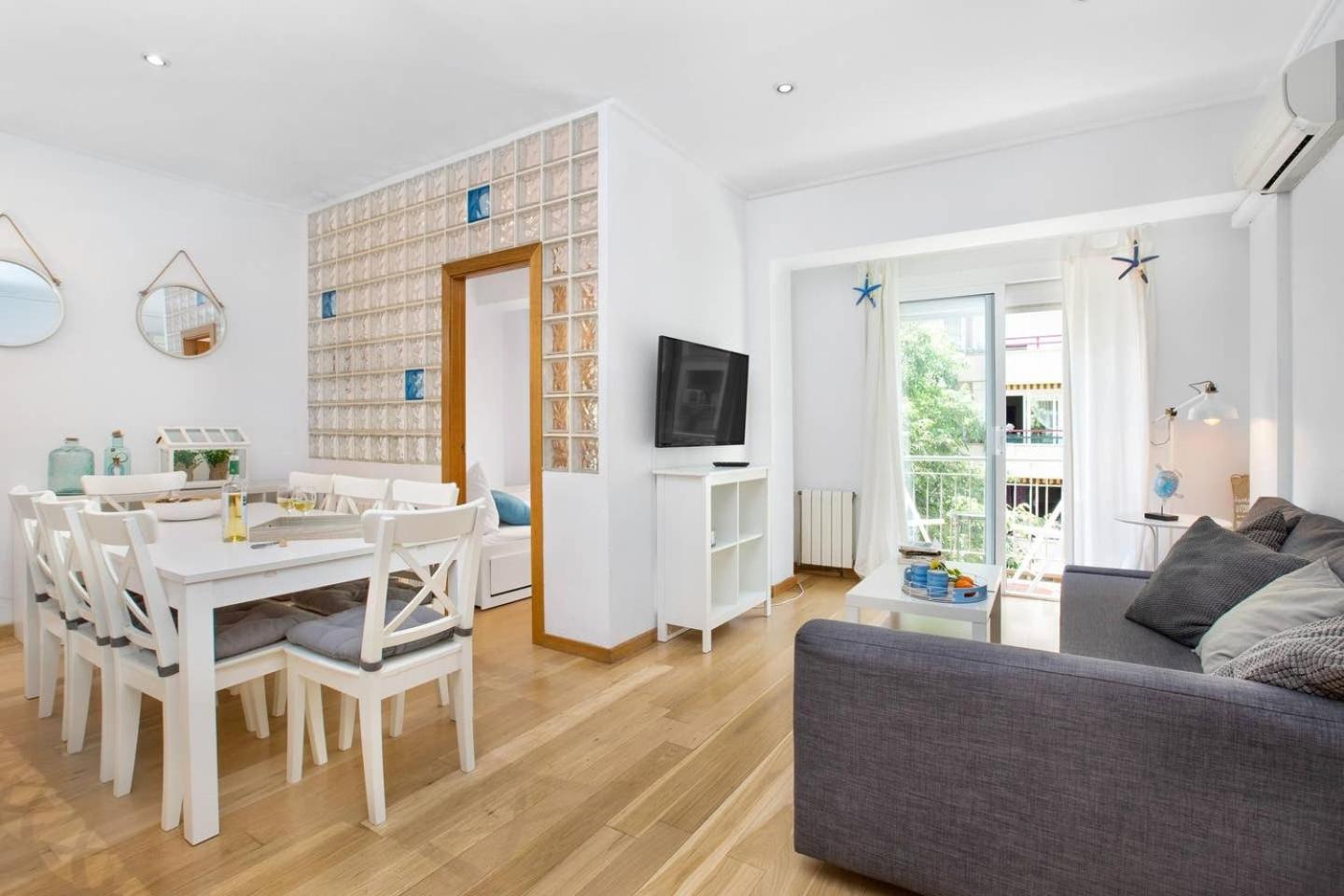 Three-Bedroom Apartment photo 1