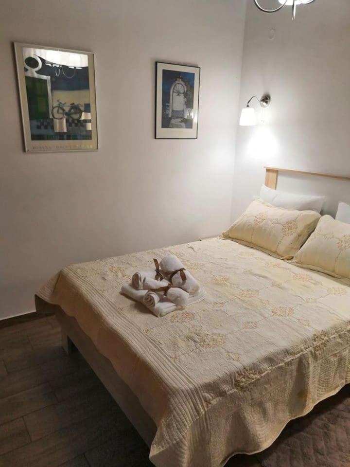 One-Bedroom Apartment - Photo 1