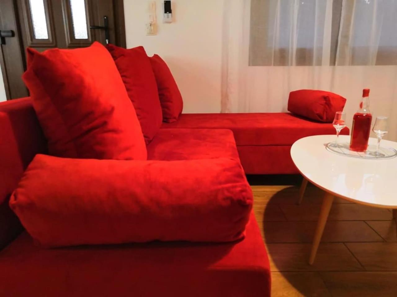 One-Bedroom Apartment - Photo 16