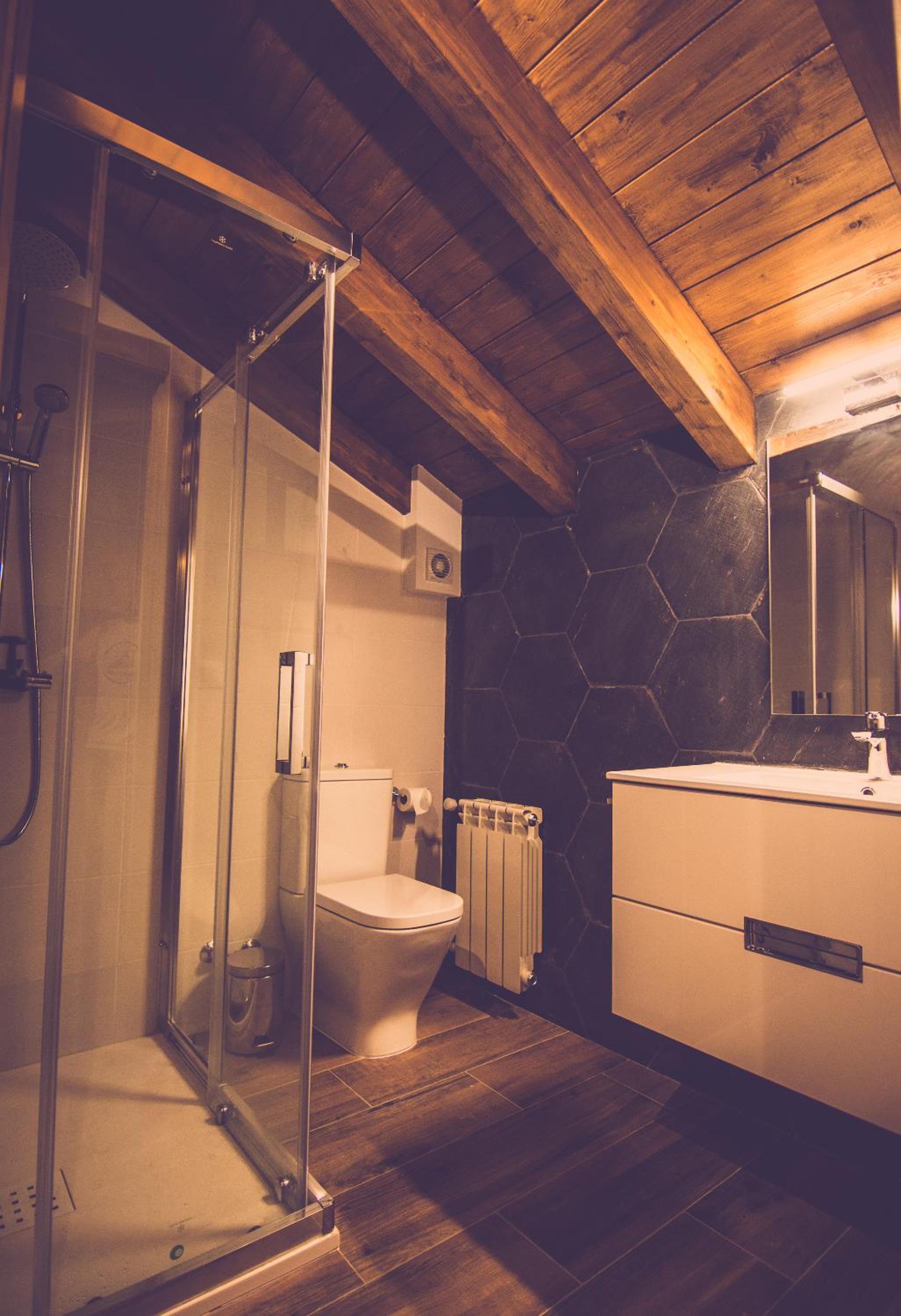 Four-Bedroom House - Photo 3