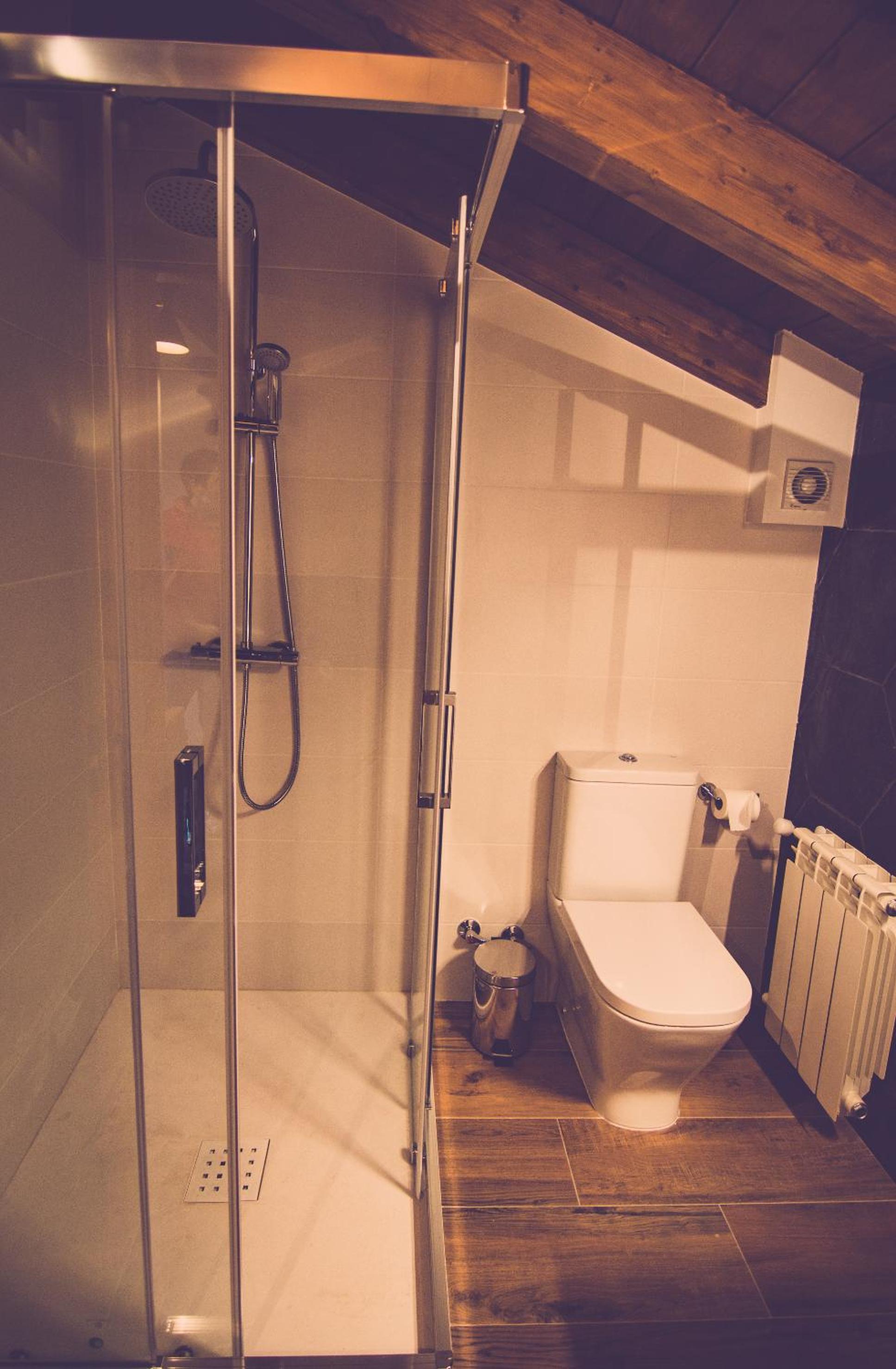 Four-Bedroom House - Photo 4