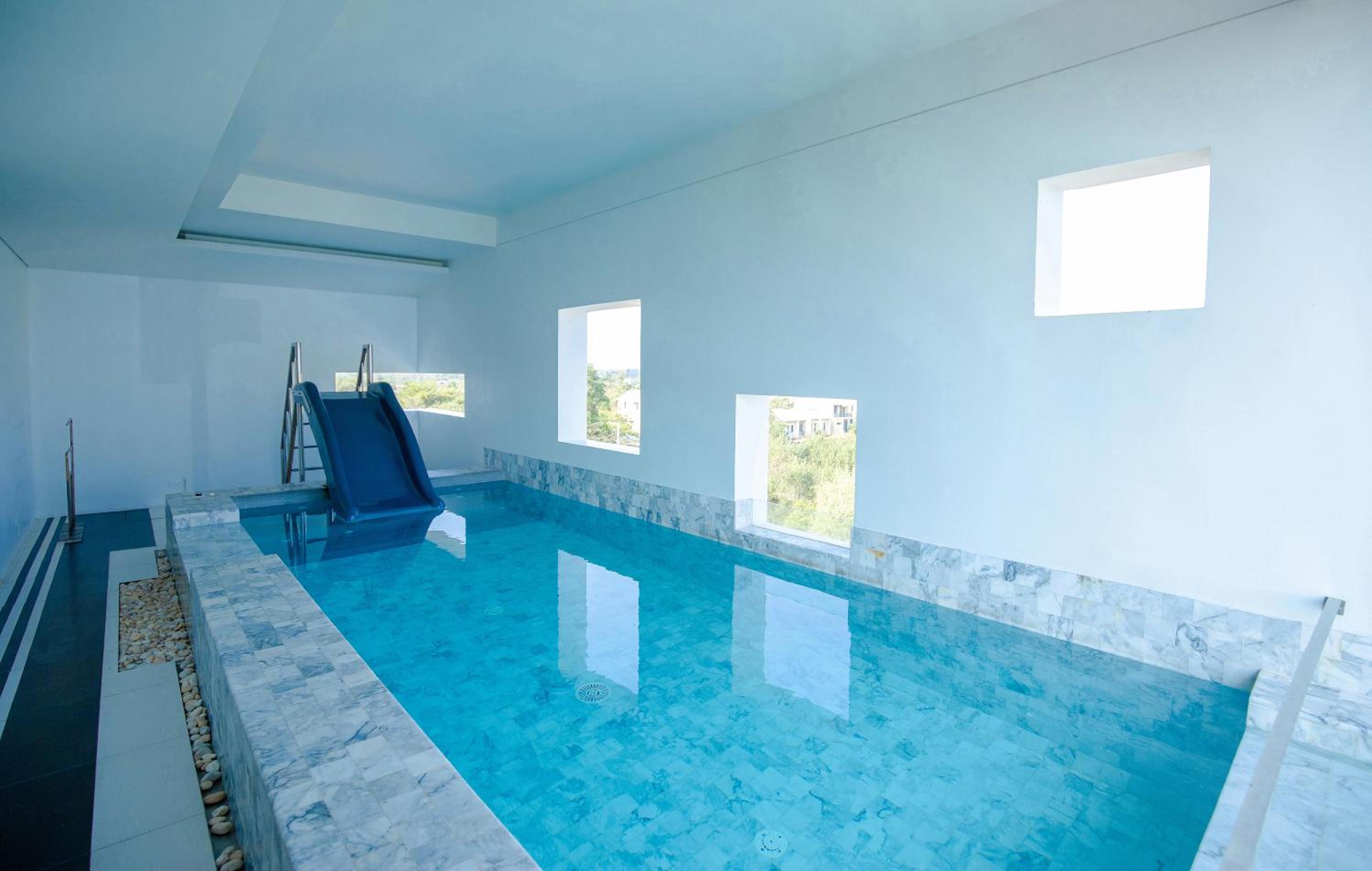 Slider Pool Suite - Photo 6