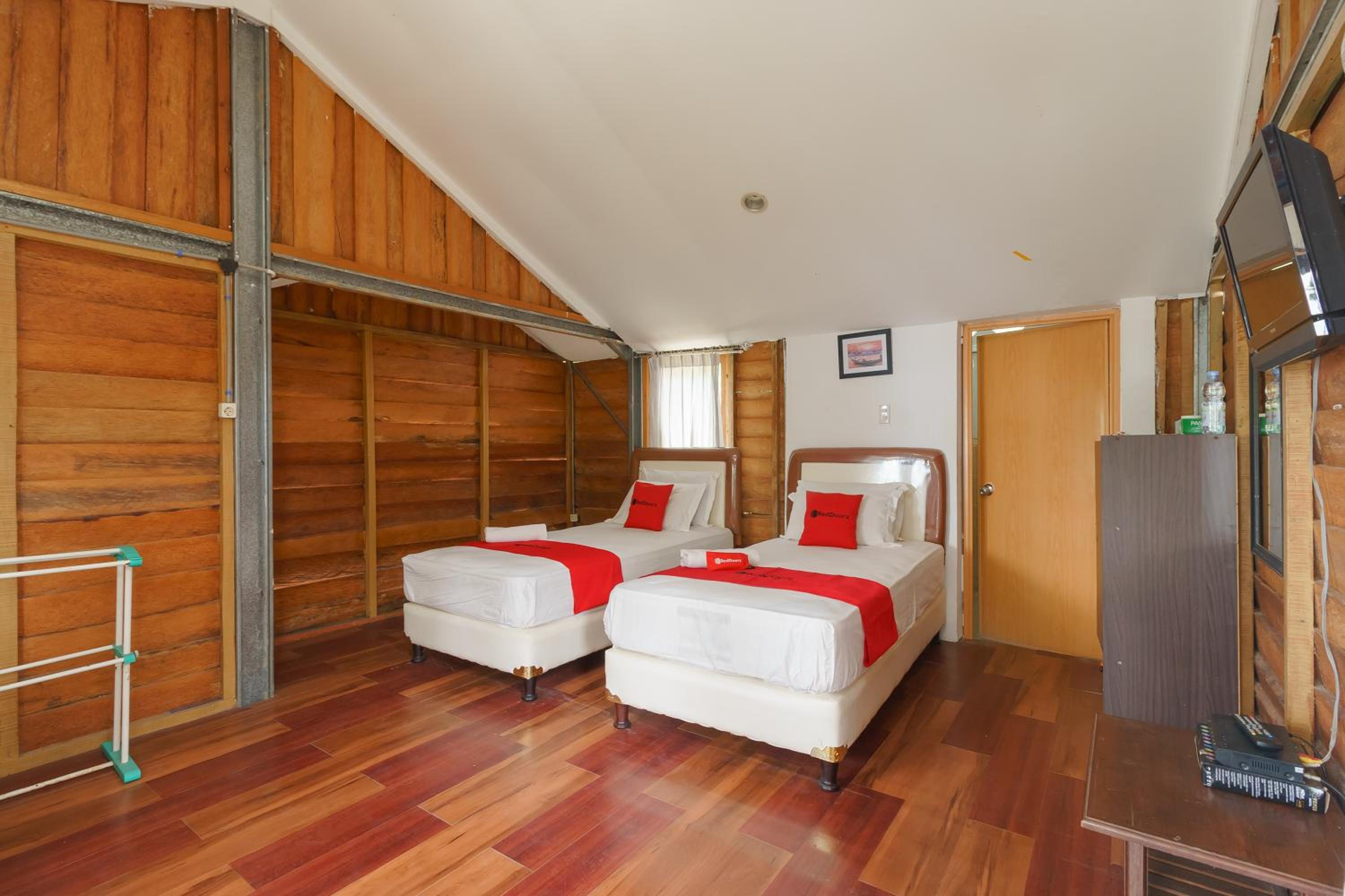 Twin Room - Photo 1