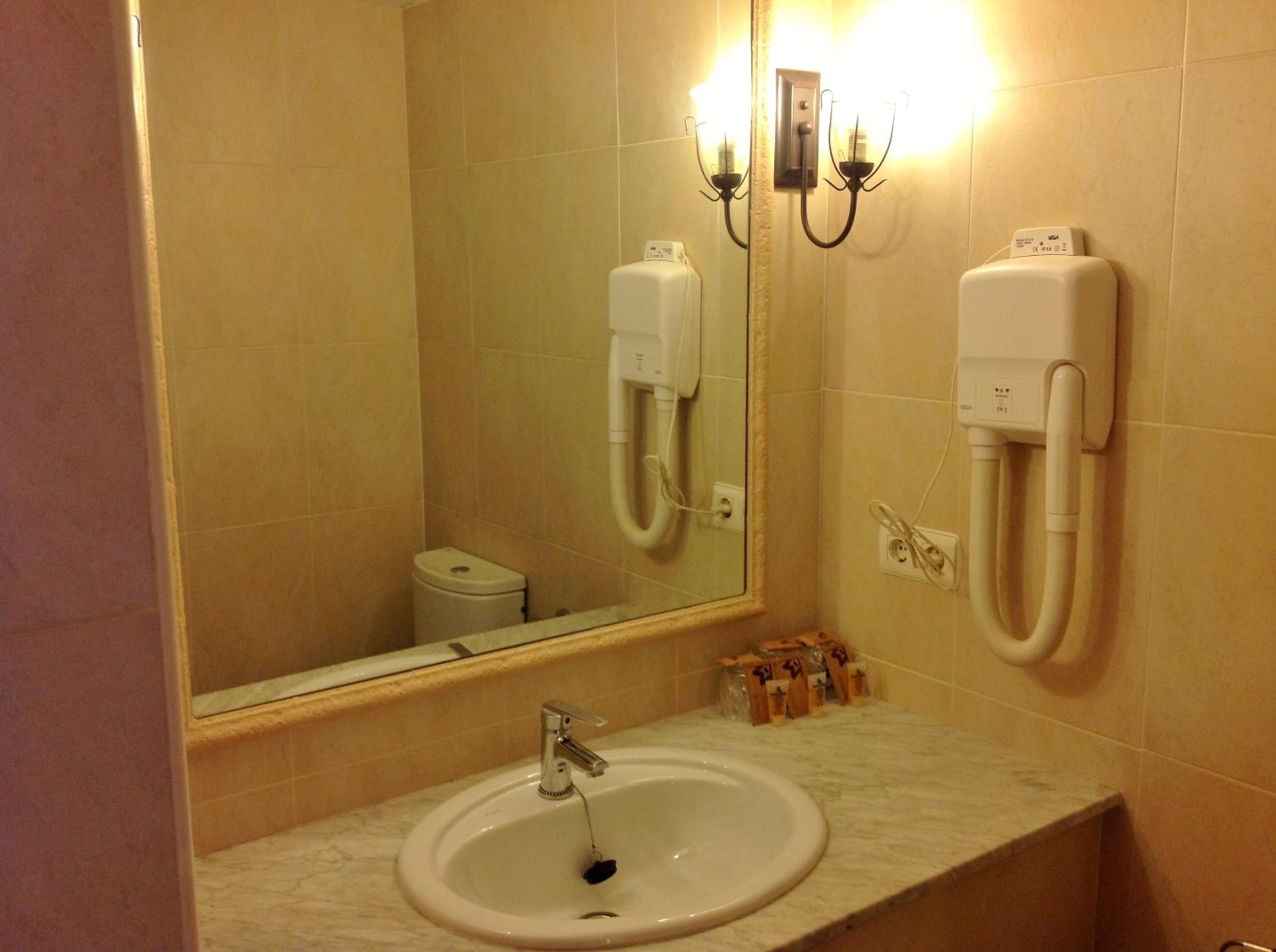 Triple Room - Photo 2