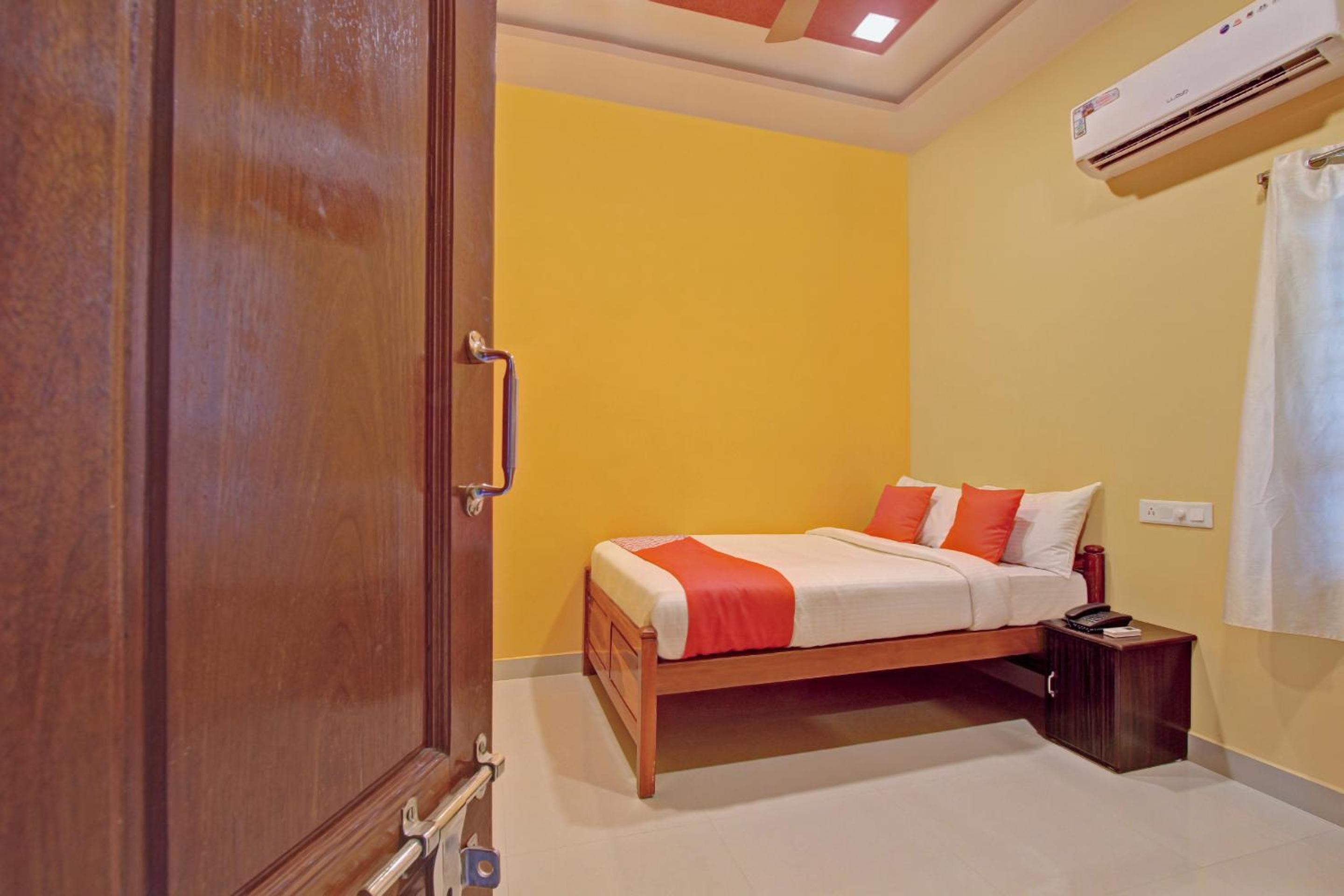 Double or Twin Room photo 3