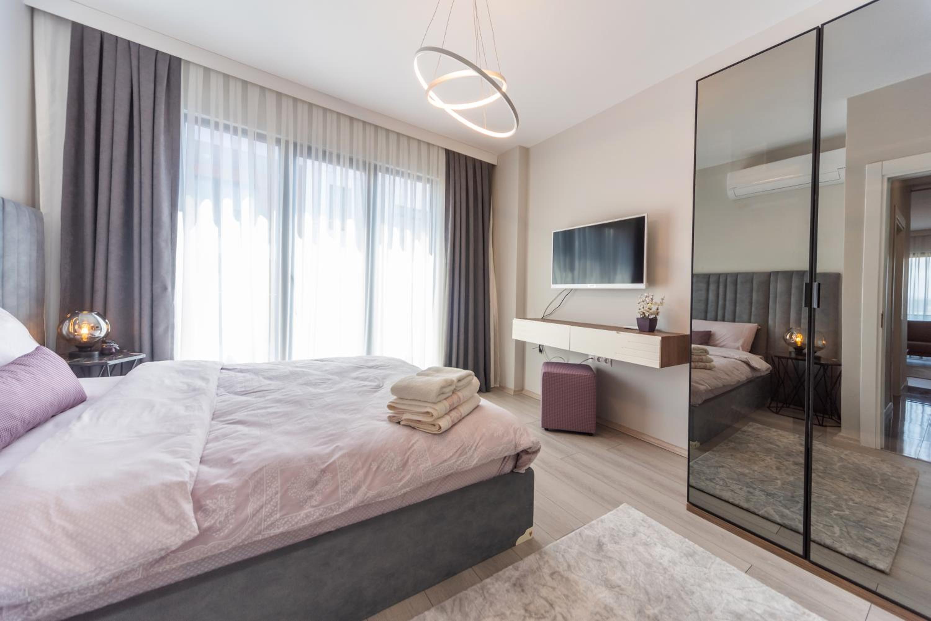 Deluxe Suite - Photo 8