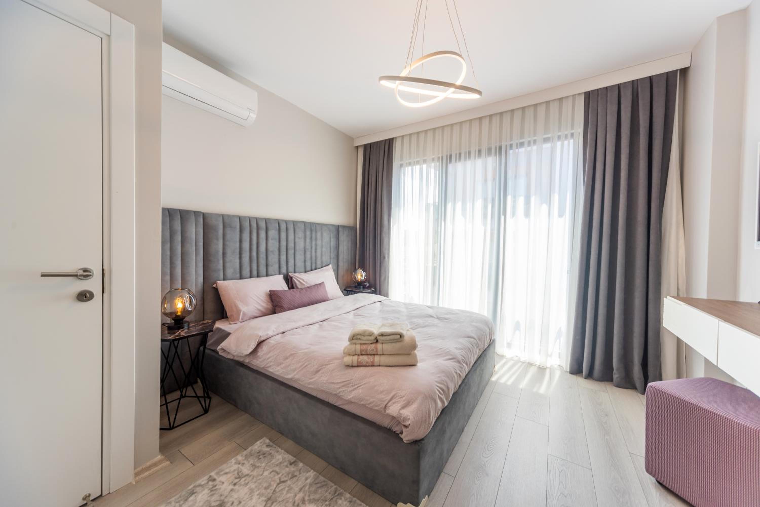 Deluxe Suite - Photo 7