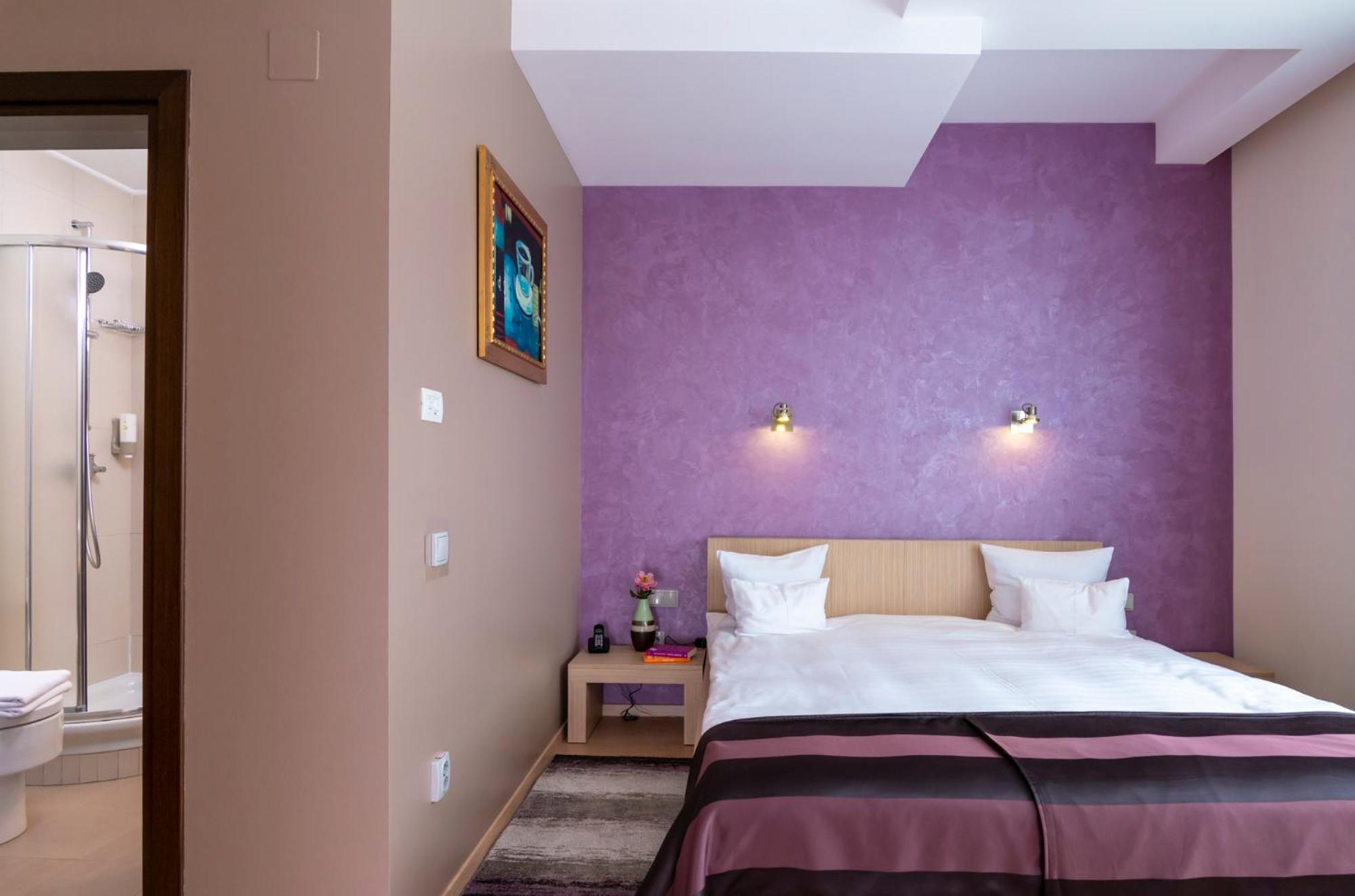 Double Room - Photo 4