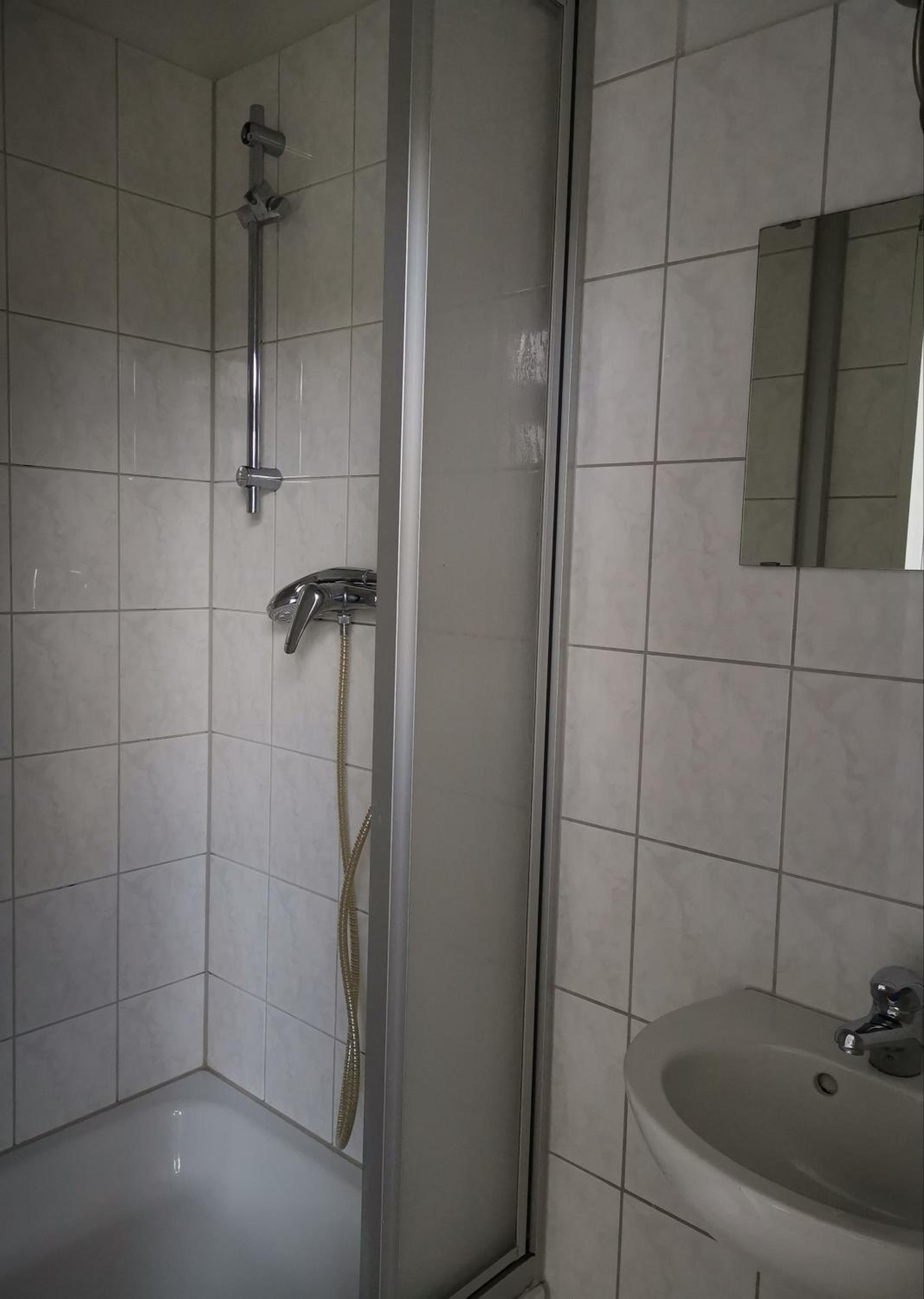 Standard Double Room - Photo 4