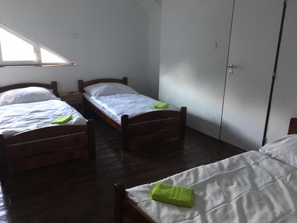 Comfort Triple Room with Shower photo 1