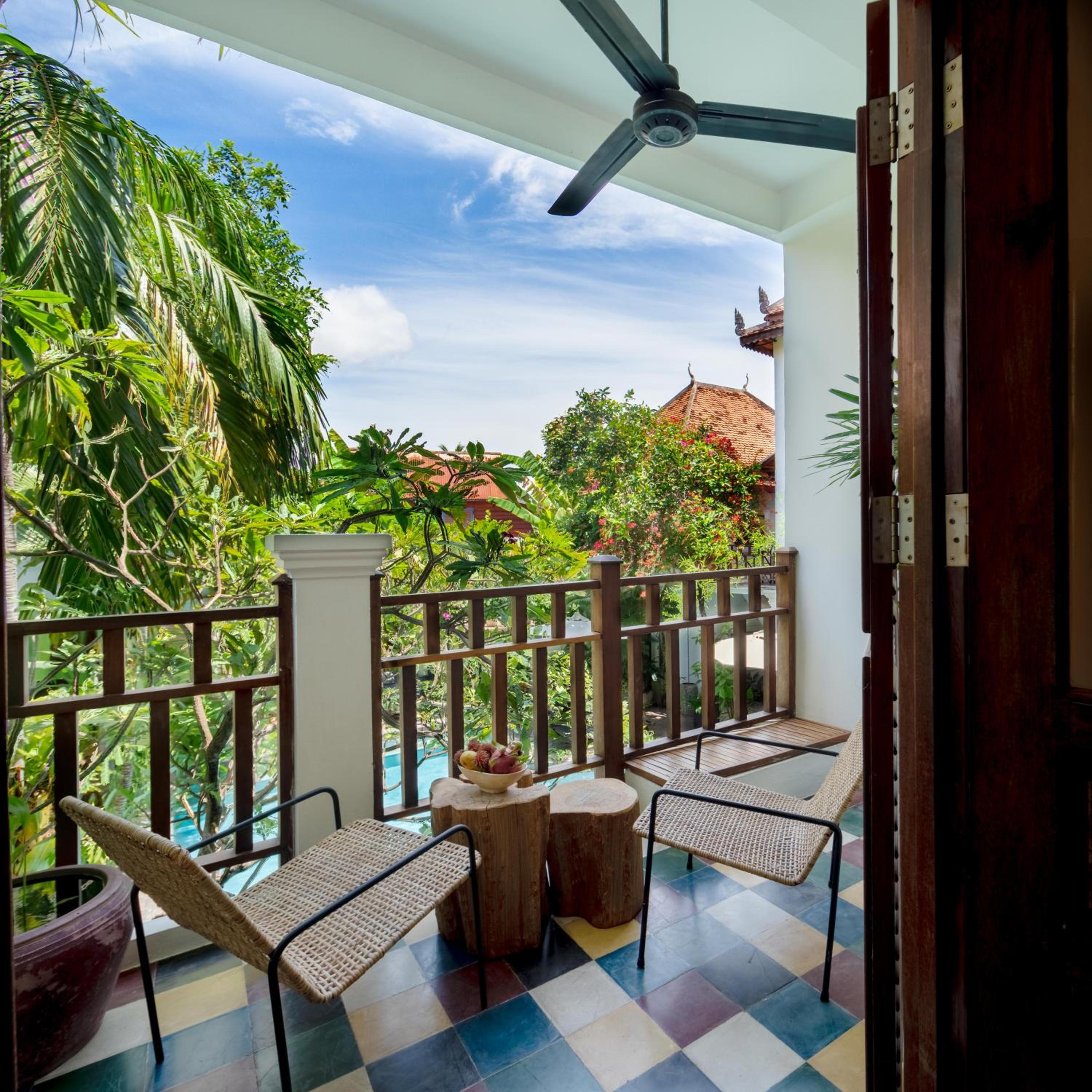 Deluxe Suite with Terrace - Photo 12