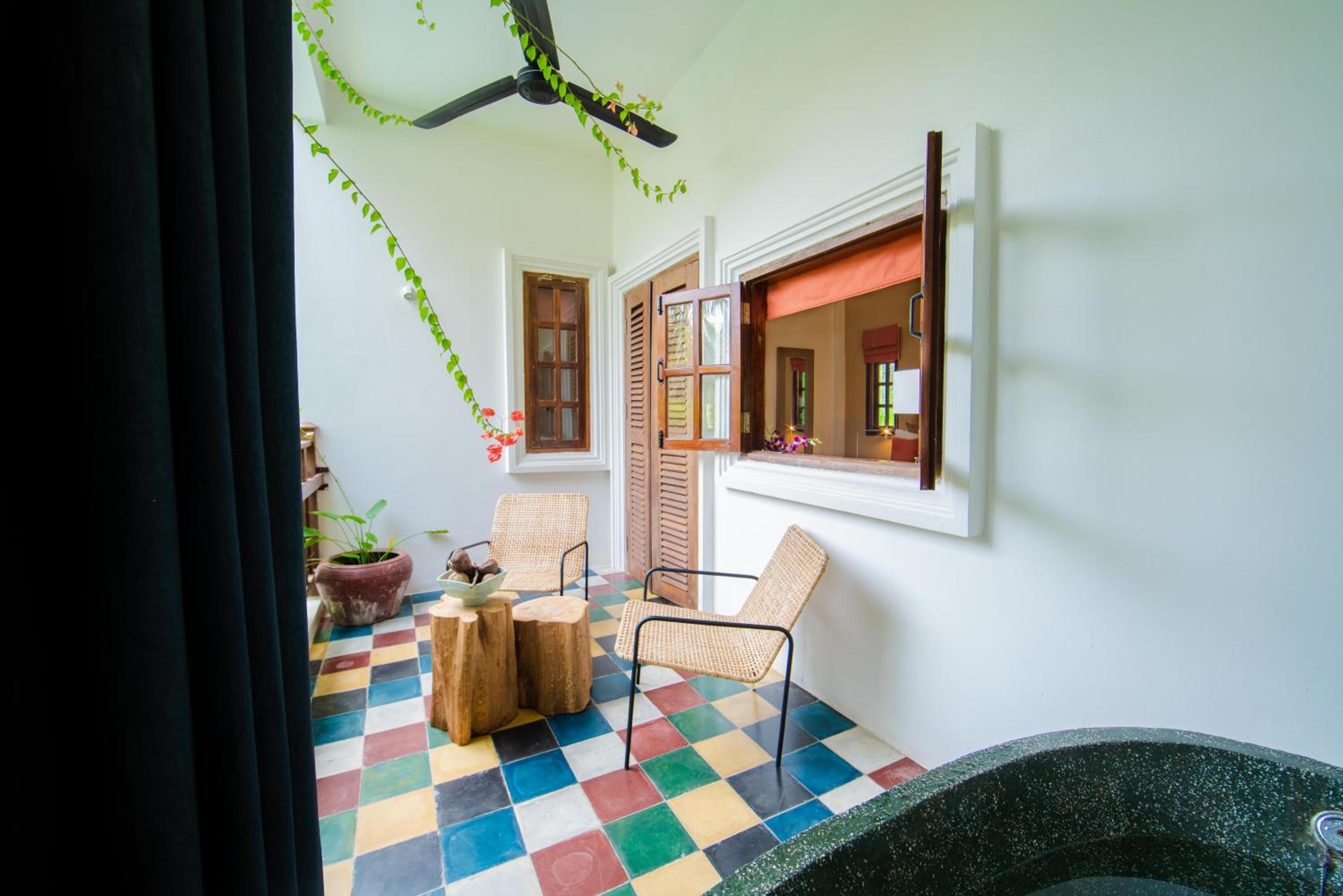 Deluxe Suite with Terrace - Photo 10
