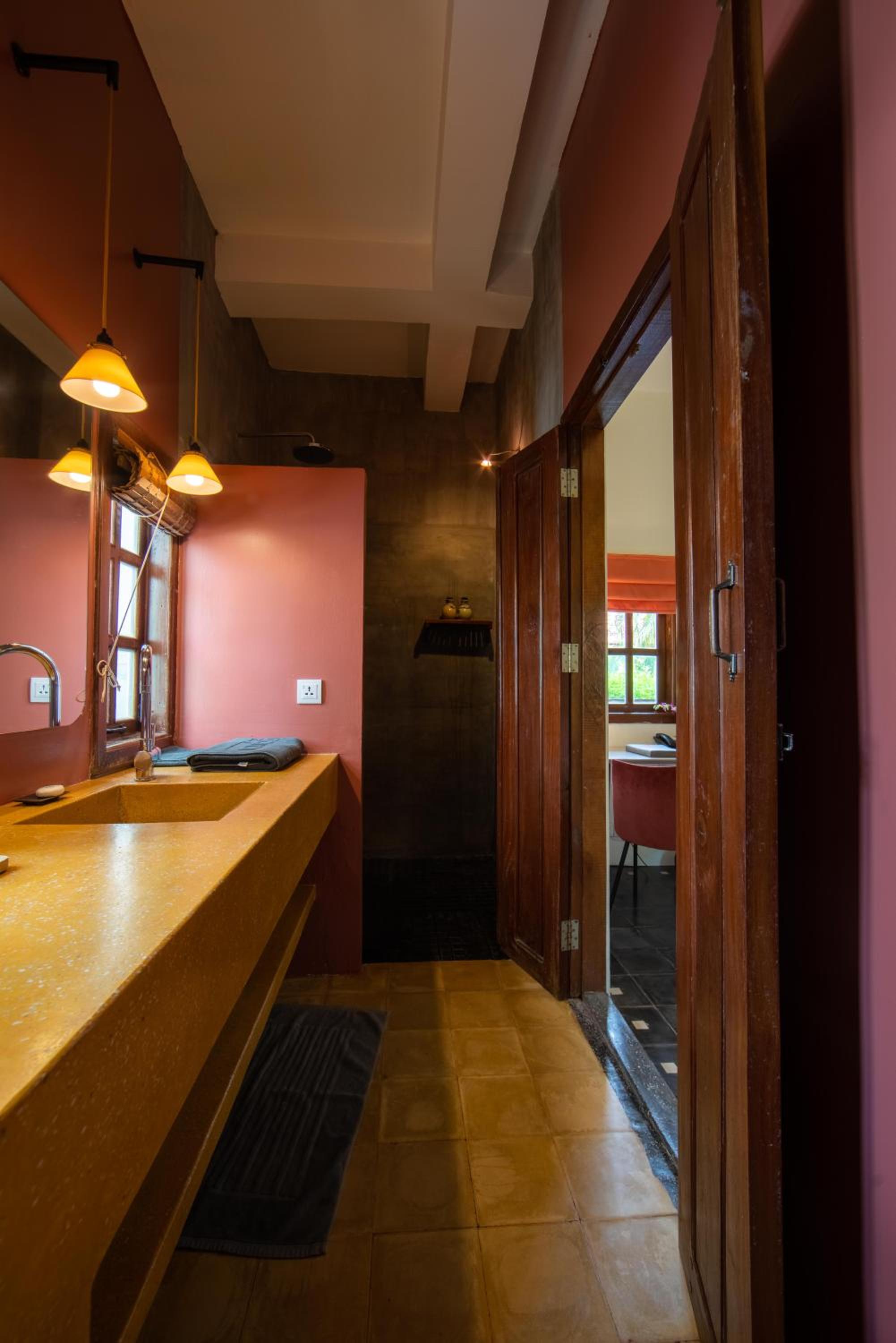 Deluxe Suite with Terrace - Photo 15