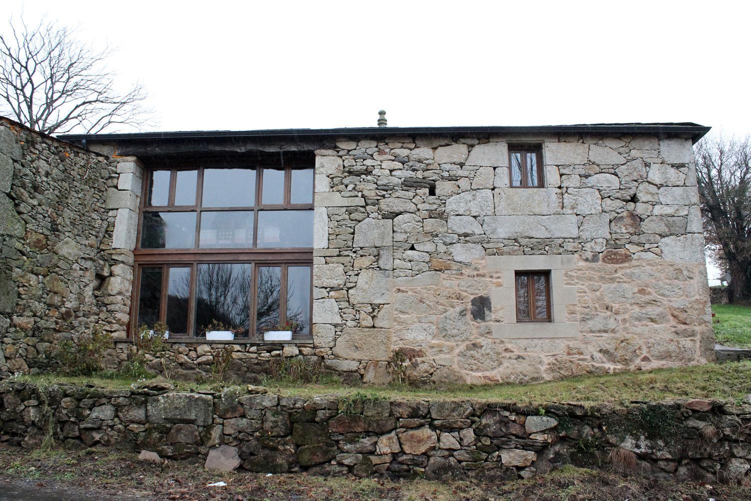 Two-Bedroom House - Photo 12