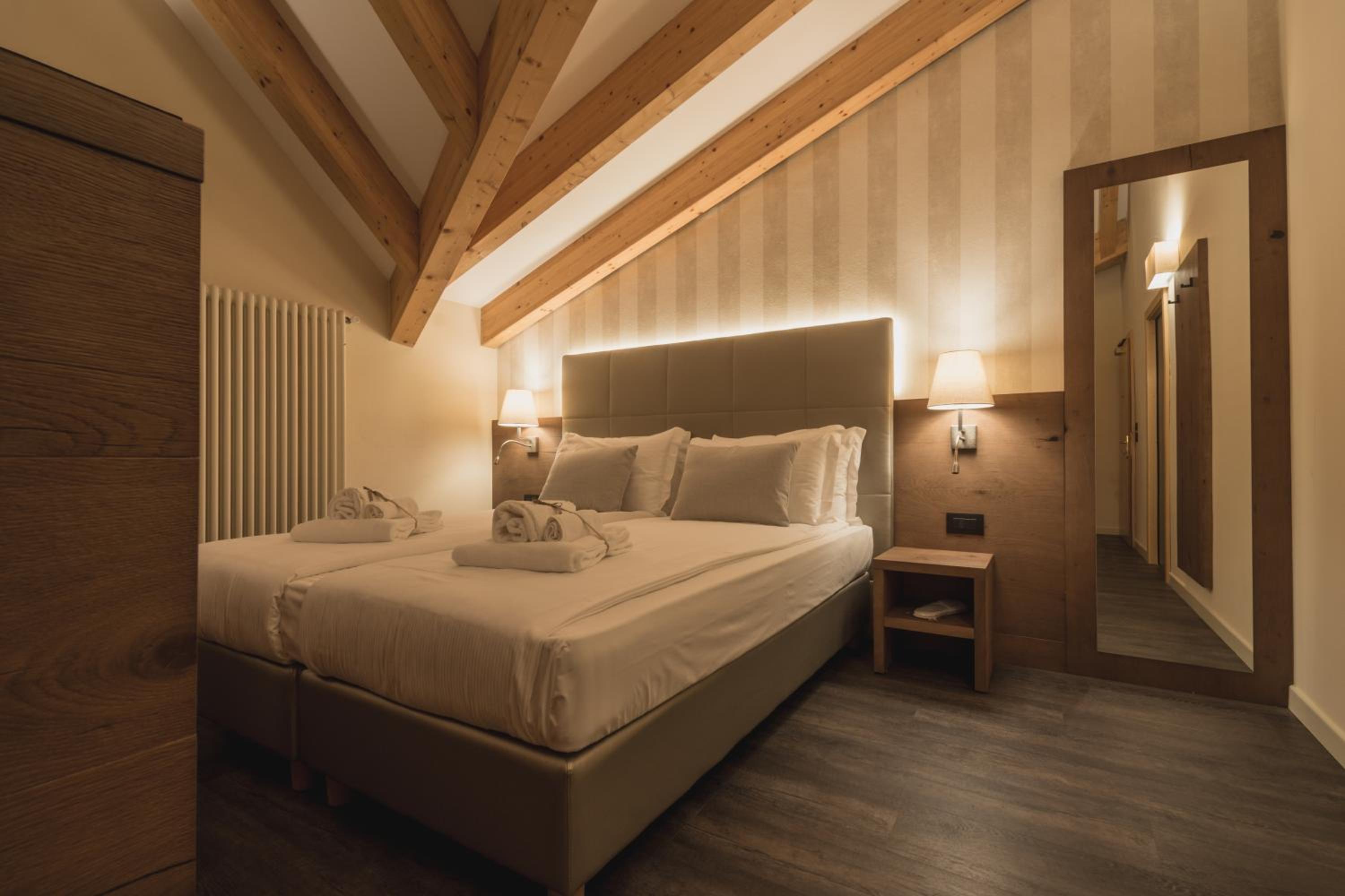 Deluxe Room - Photo 1