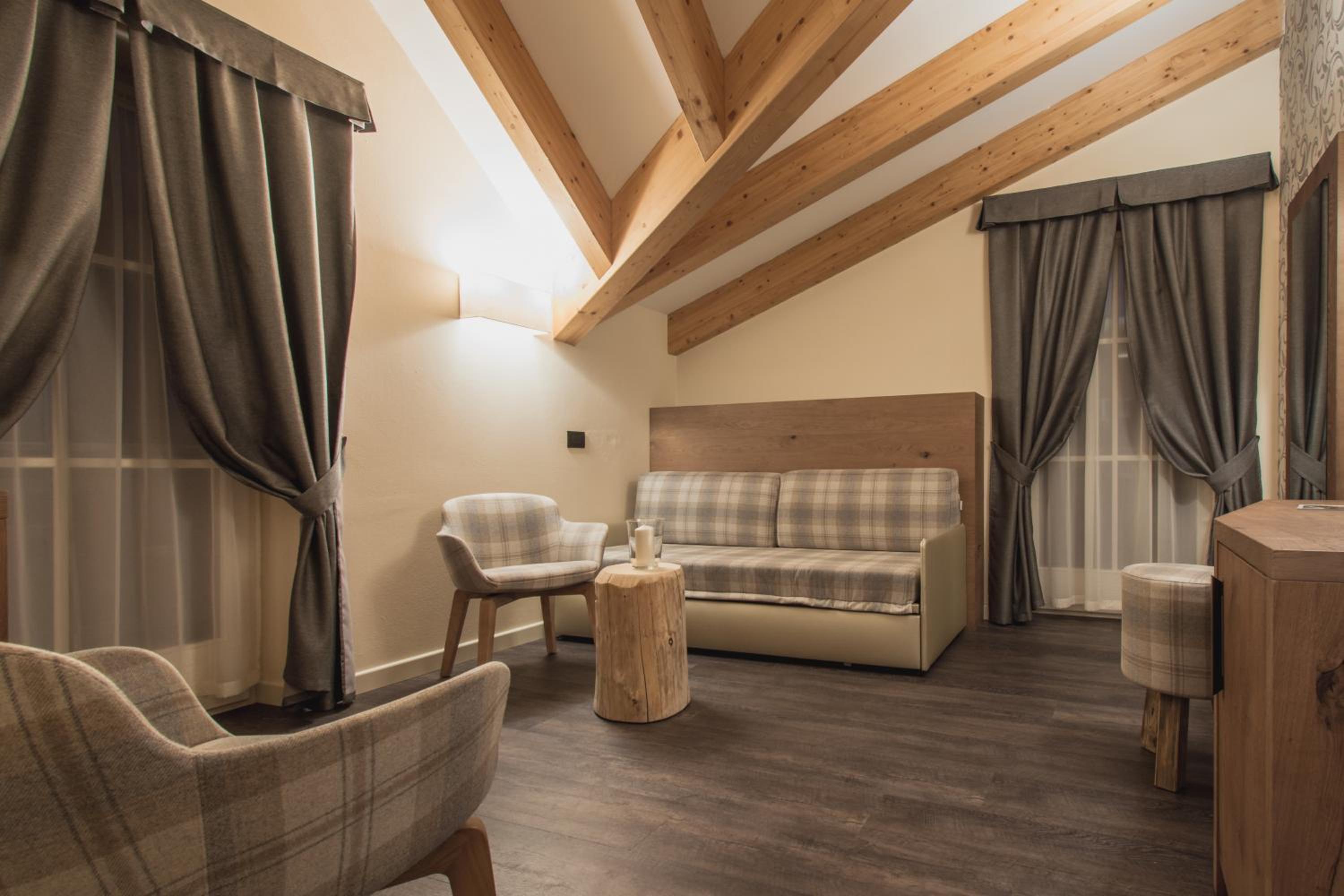 Suite - Photo 21