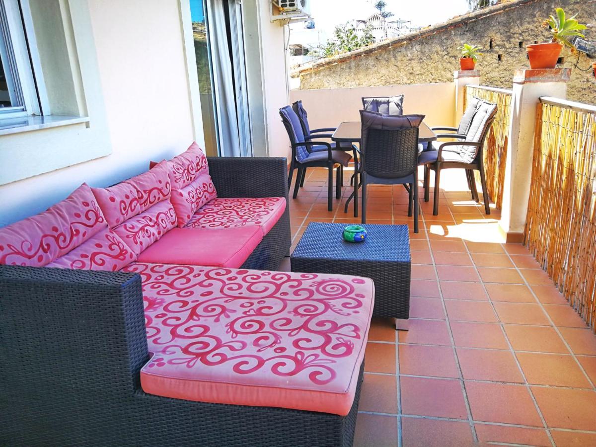 Three-Bedroom Apartment with Balcony photo 2