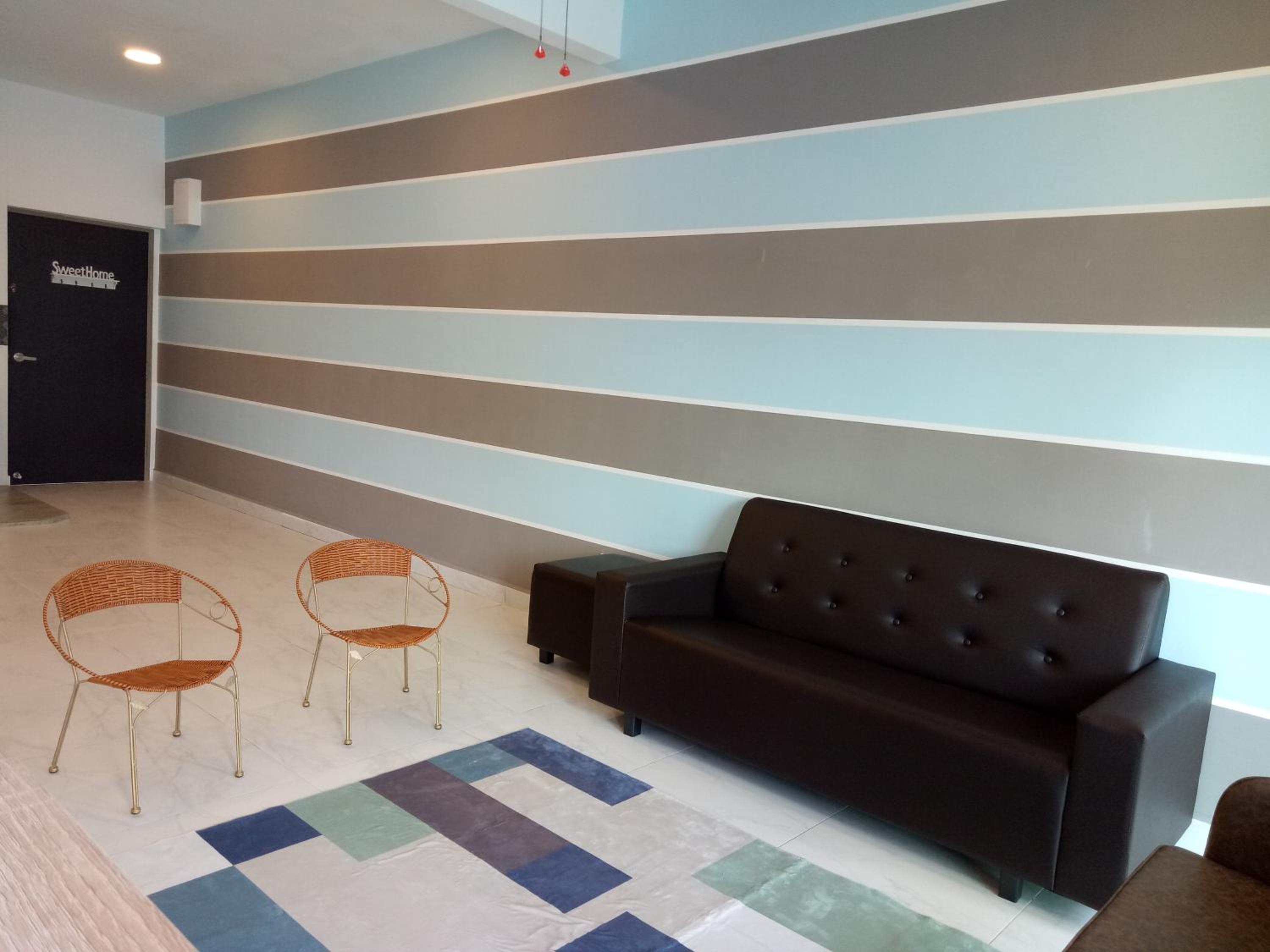 Three-Bedroom Apartment - Photo 4