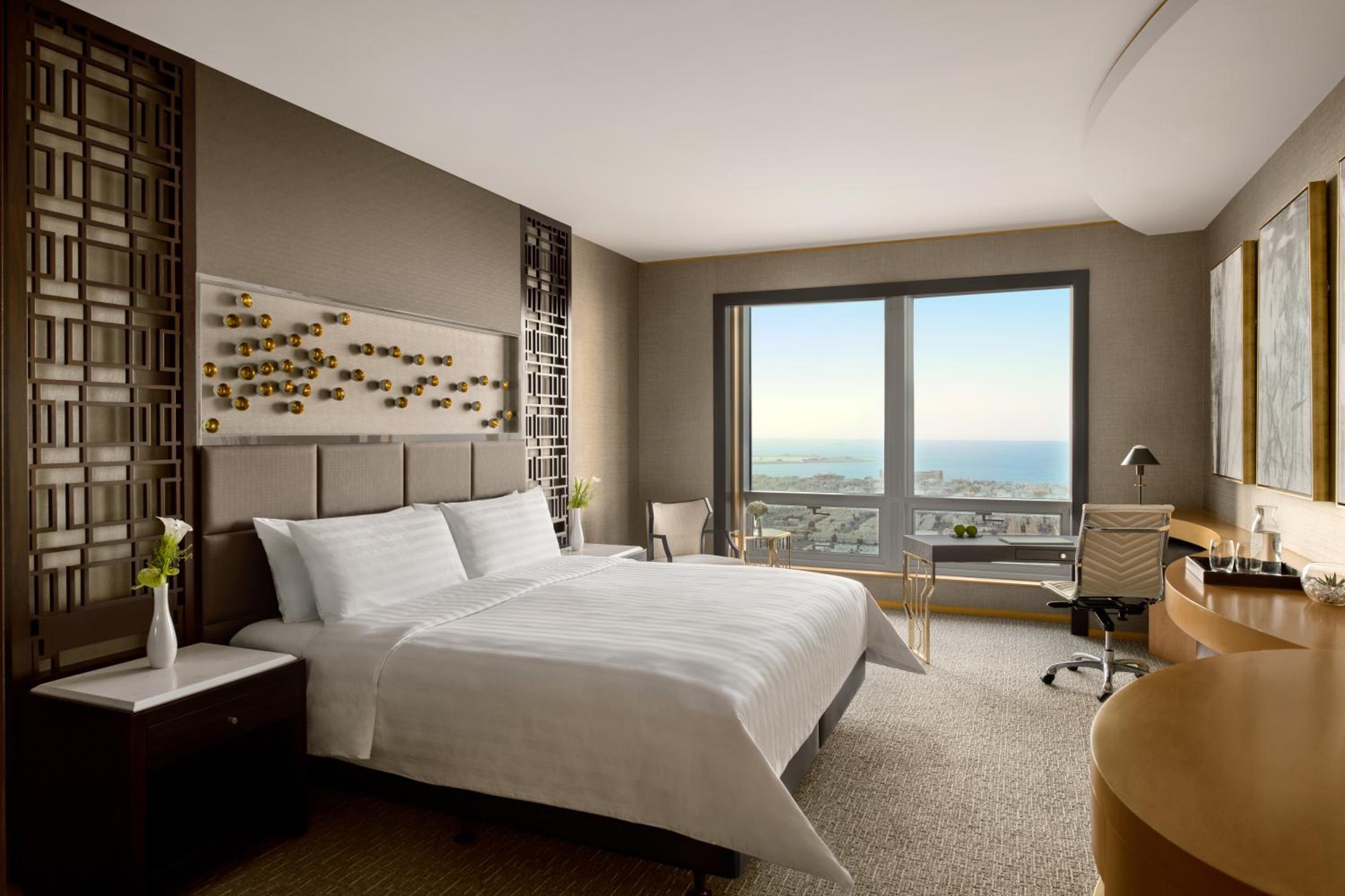 Deluxe King Room with Sea View photo 1