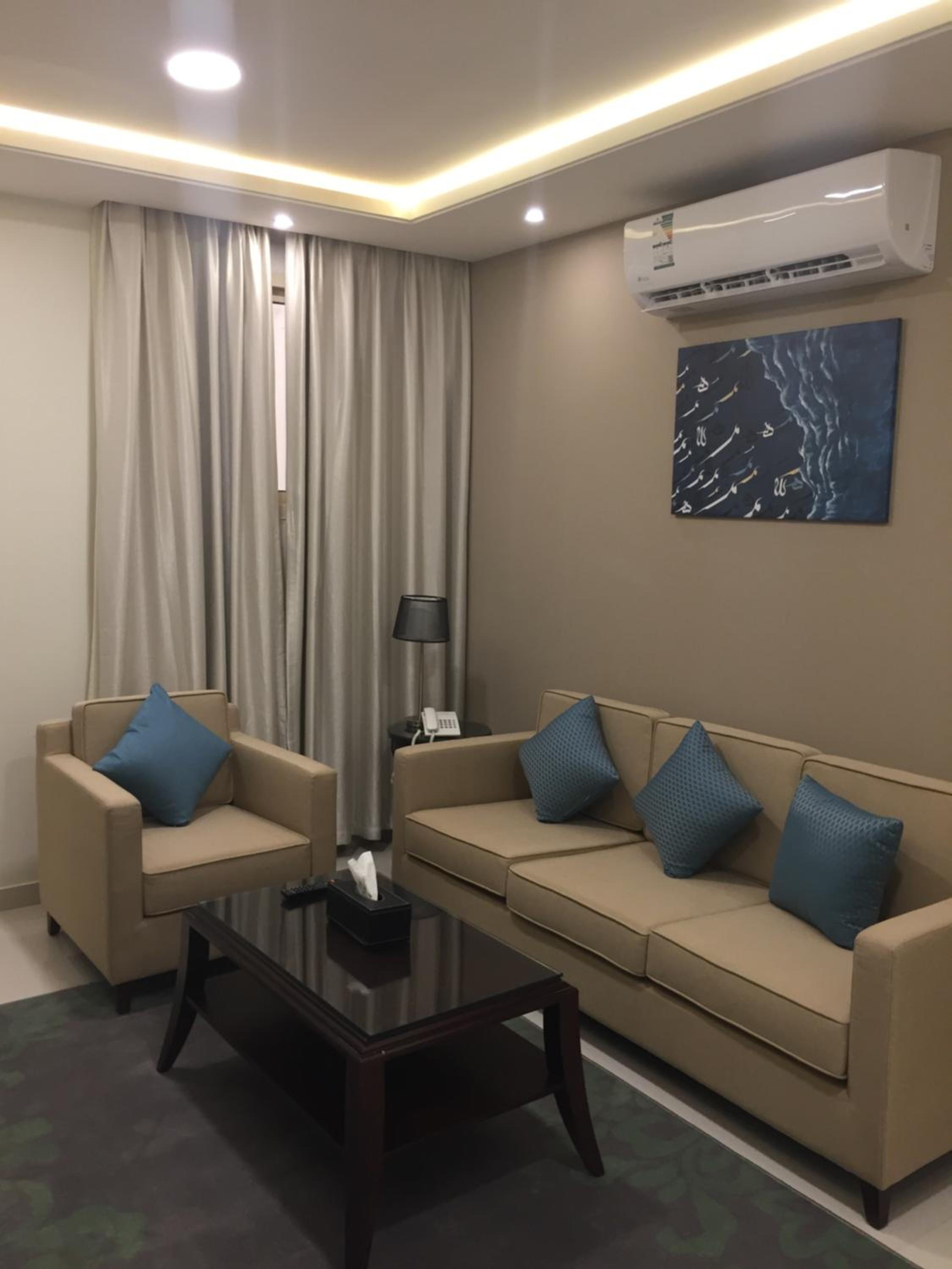 Standard King Room photo 2