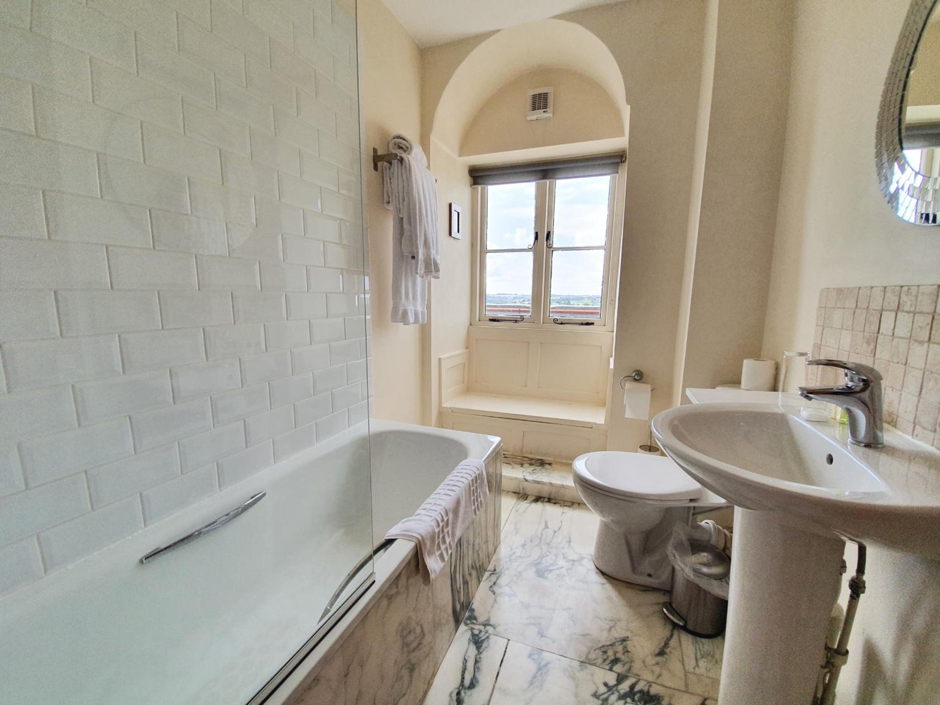 Superior Double Room - Photo 8