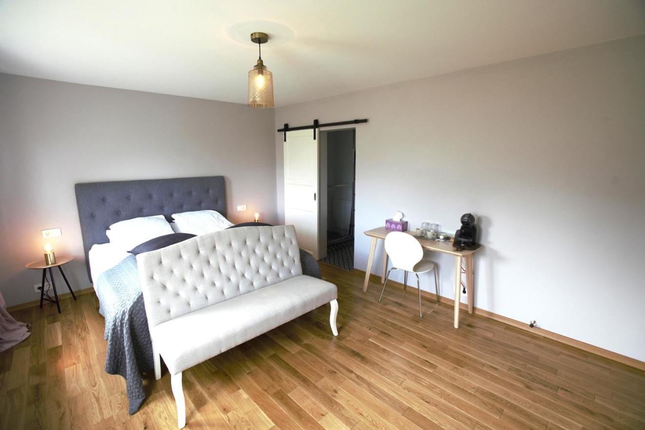 Twin Room with Private Bathroom photo 3