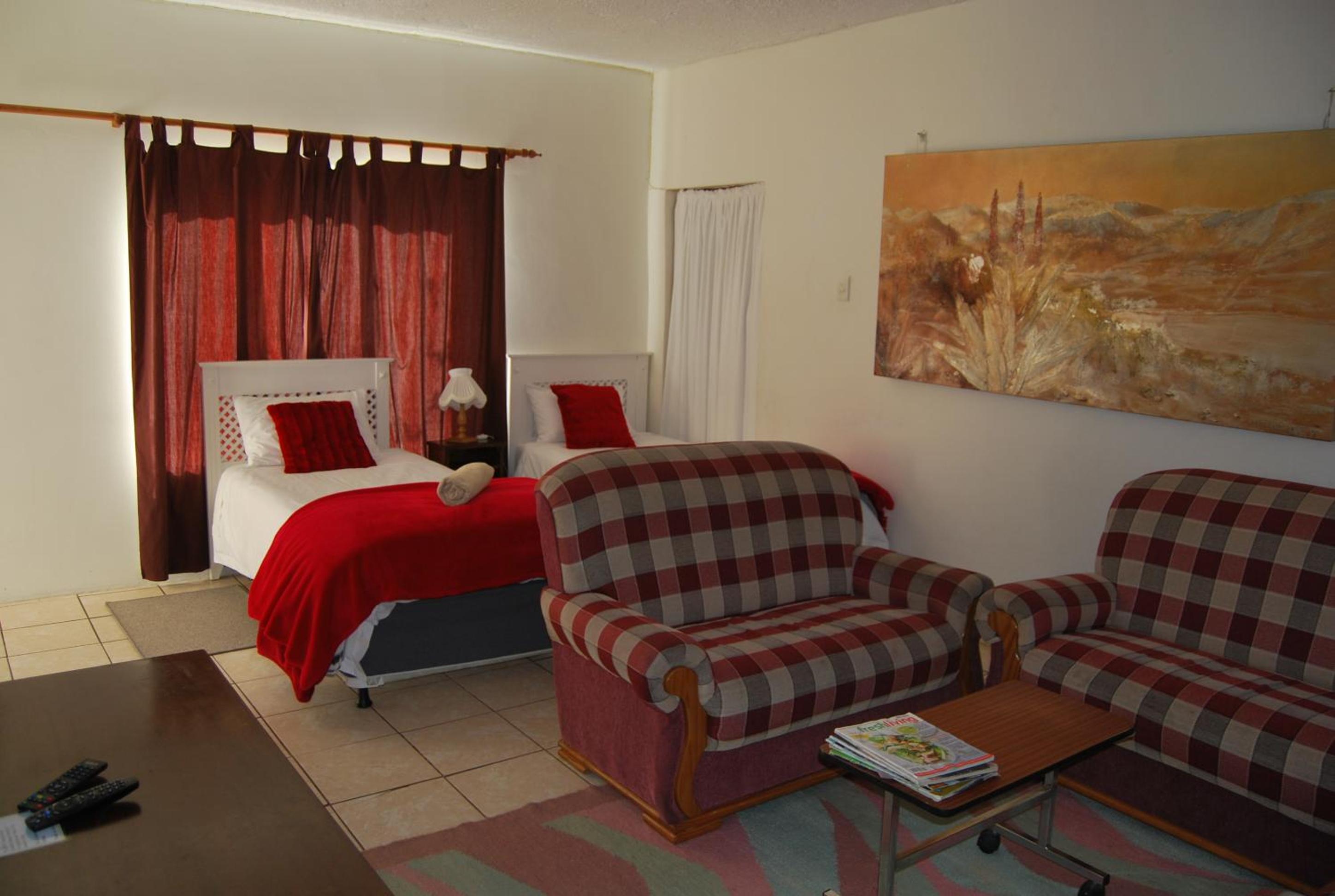 Two-Bedroom Apartment - Photo 2