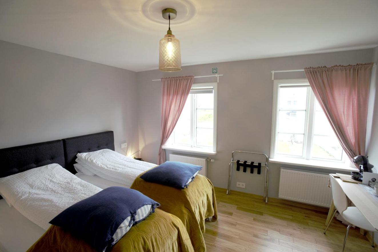 Superior Twin Room with City View - Photo 10