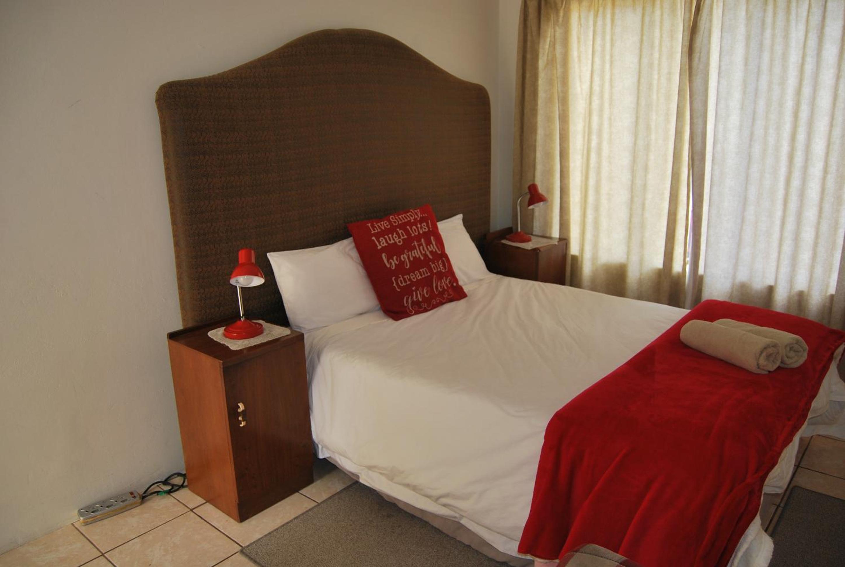 Two-Bedroom Apartment - Photo 16